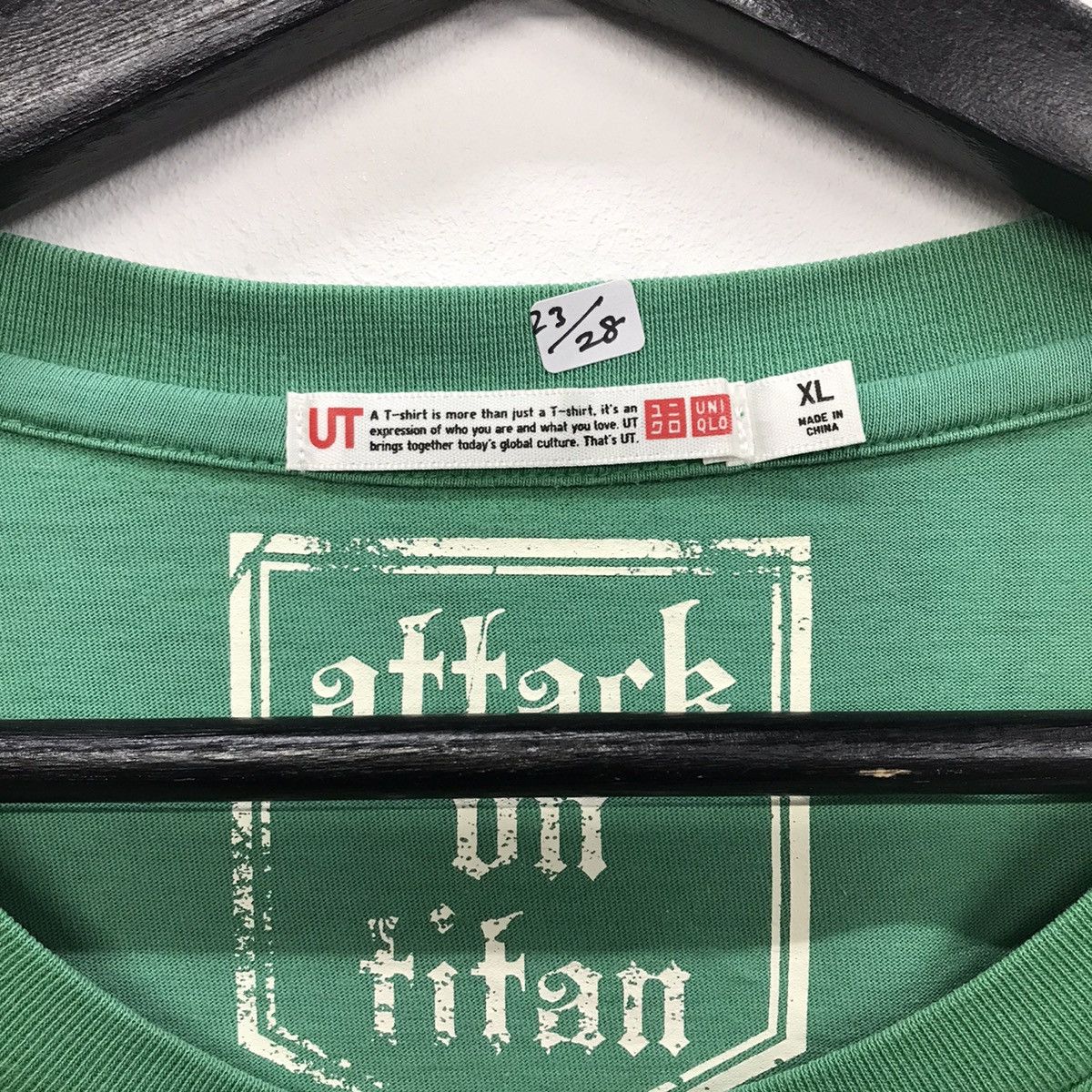 Anime × Japanese Brand × Uniqlo Rare!! Uniqlo X Attack On Titan Nice Backprint Tee Size US XL / EU 56 / 4 - 14 Thumbnail