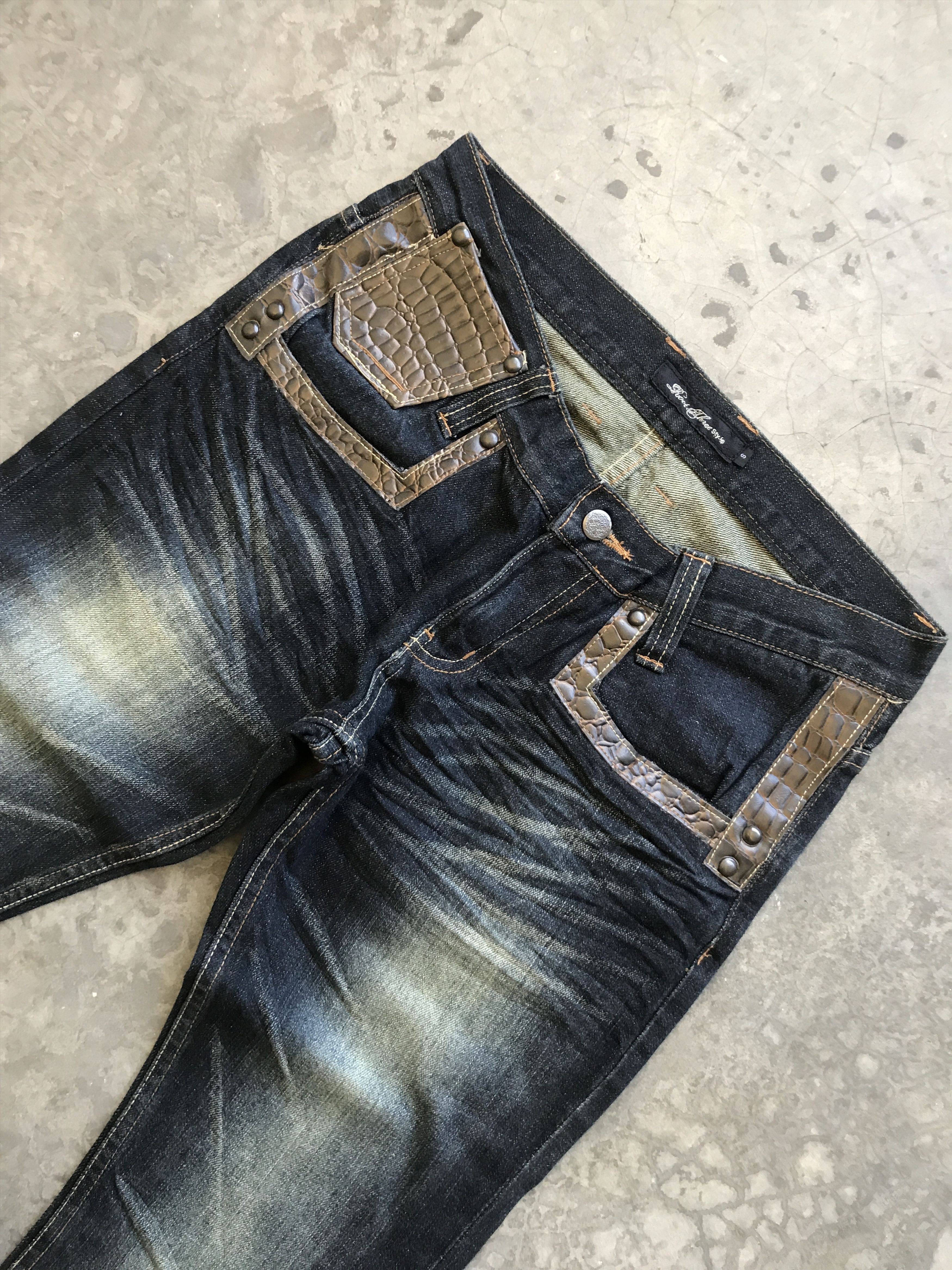 Designer × Japanese Brand D19 RootThree Japan Low Rise Flare Stylish Faded Denim Size US 30 / EU 46 - 4 Thumbnail