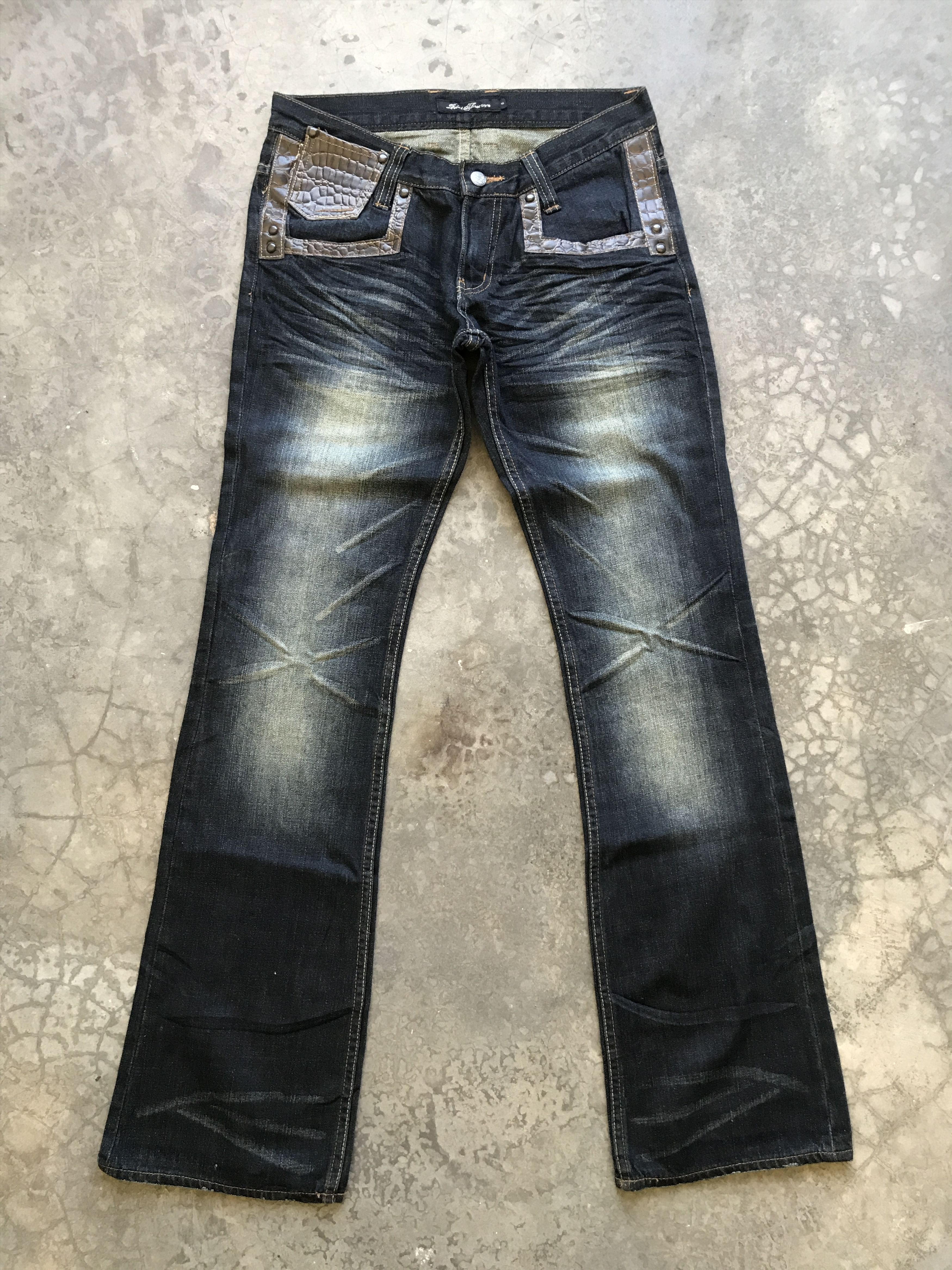Designer × Japanese Brand D19 RootThree Japan Low Rise Flare Stylish Faded Denim Size US 30 / EU 46 - 3 Thumbnail