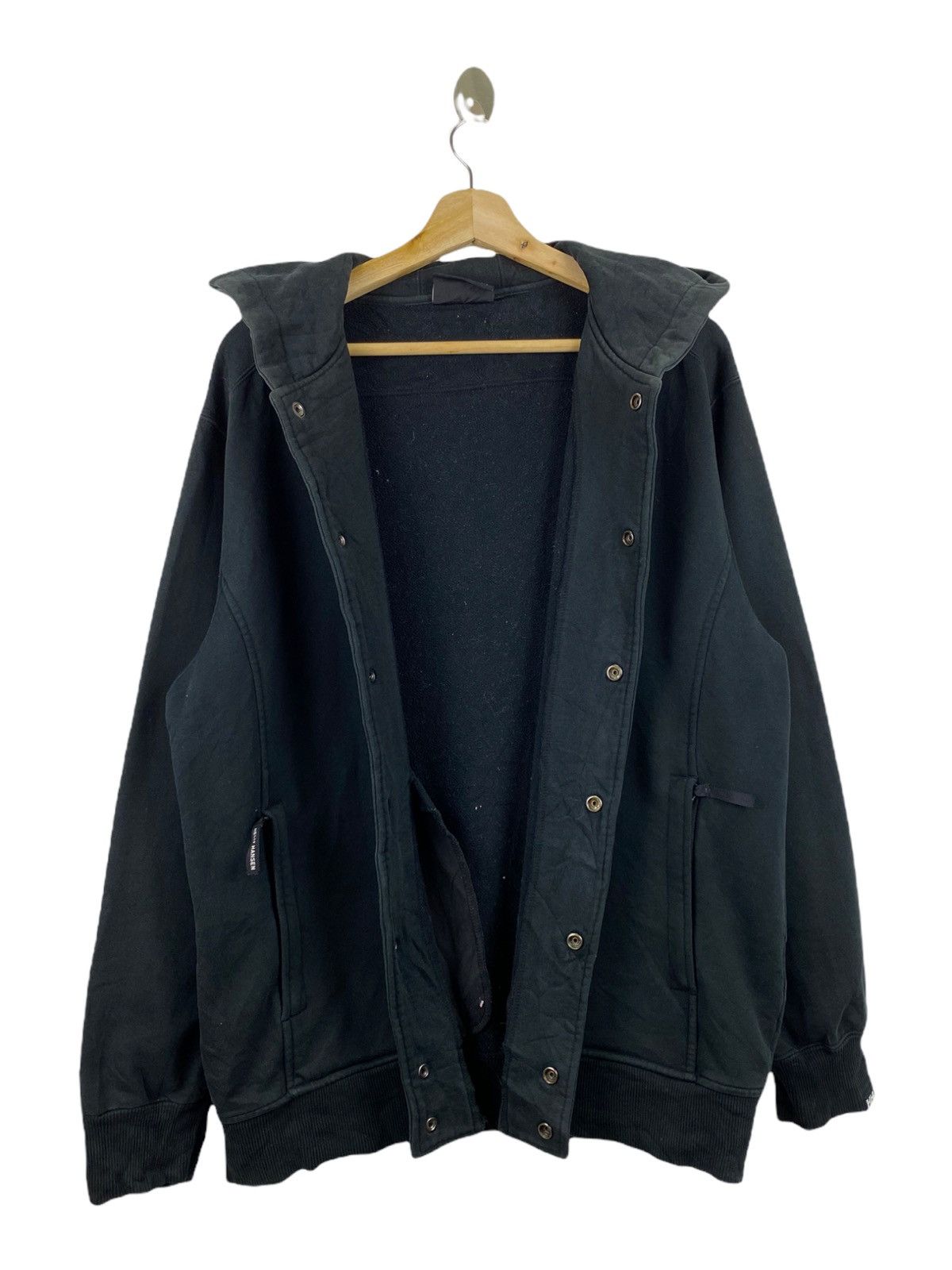 Helly Hansen × Vintage Vintage Helly hansen black hoodies Sportwear Size US L / EU 52-54 / 3 - 3 Thumbnail