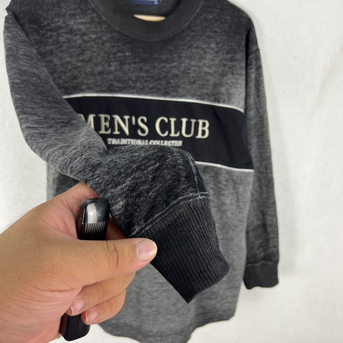 Japanese Brand VINTAGE MEN’S CLUB SWEATSHIRT BIG LOGO Size US M / EU 48-50 / 2 - 6 Thumbnail
