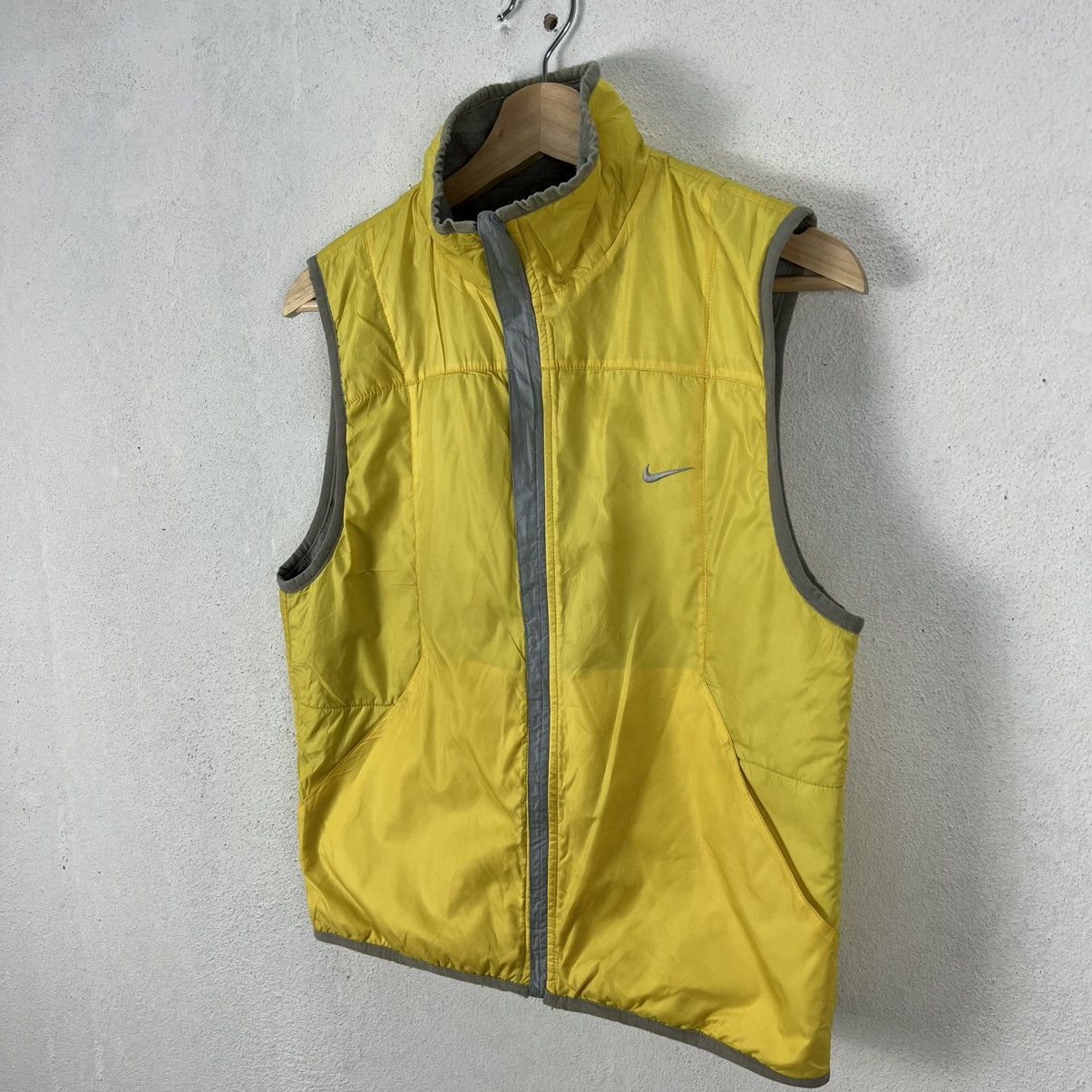 Nike VINTAGE NIKE RARE COLOUR REVERSIBLE LIGHT PUFFER Size US M / EU 48-50 / 2 - 2 Thumbnail