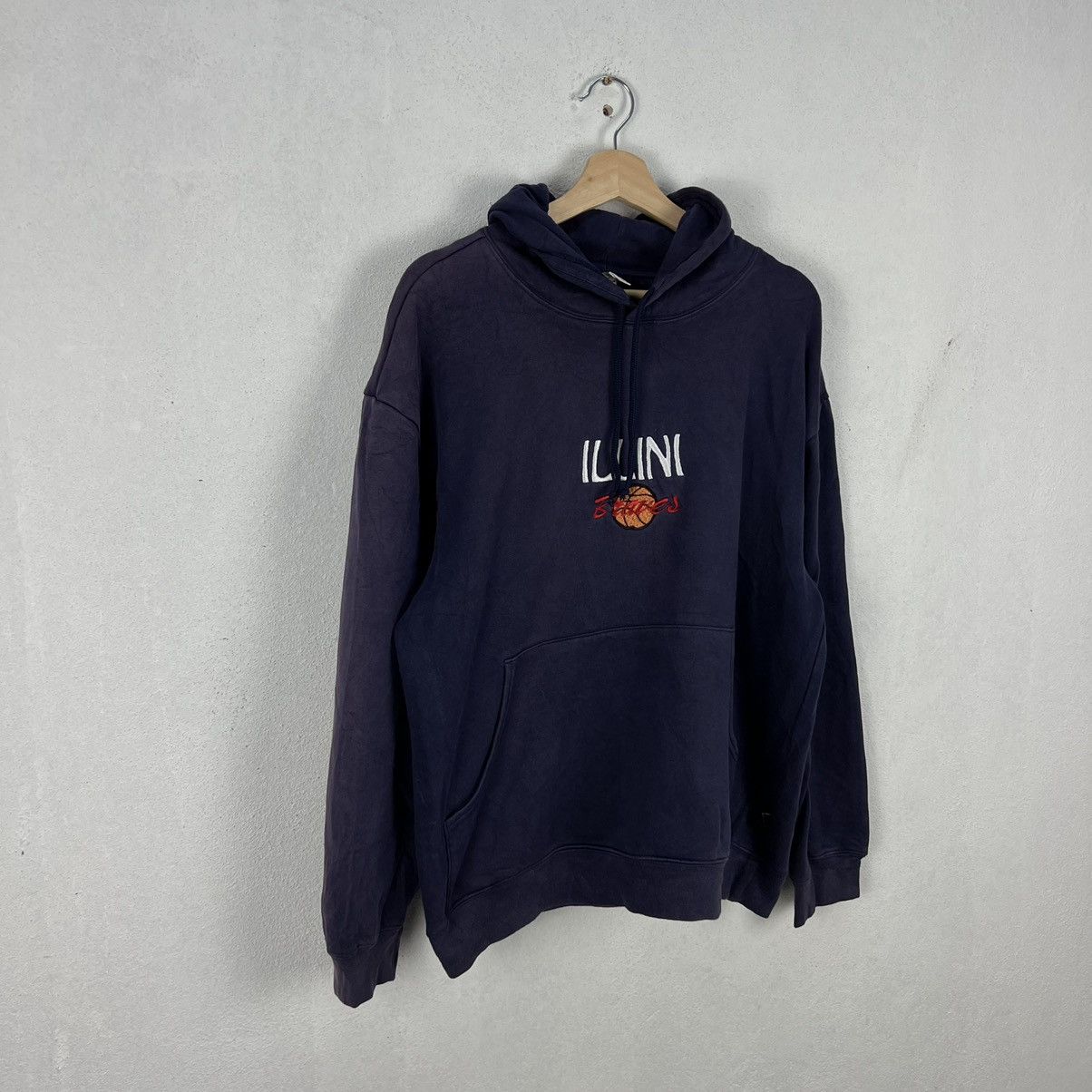Japanese Brand VINTAGE ILLINI BRAVES BIG LOGO HOODIE STREETFASHION STYLE Size US L / EU 52-54 / 3 - 2 Thumbnail
