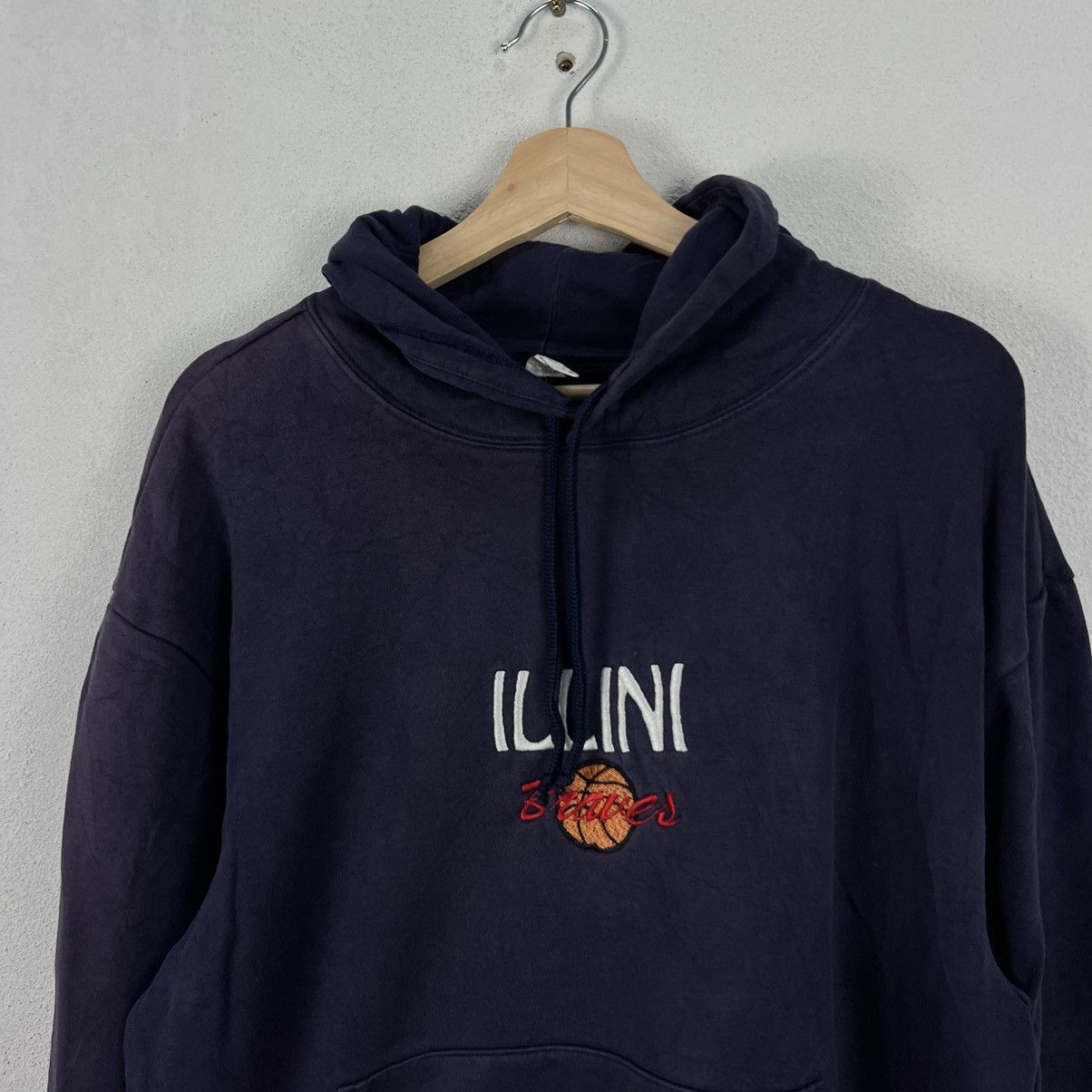 Japanese Brand VINTAGE ILLINI BRAVES BIG LOGO HOODIE STREETFASHION STYLE Size US L / EU 52-54 / 3 - 3 Thumbnail