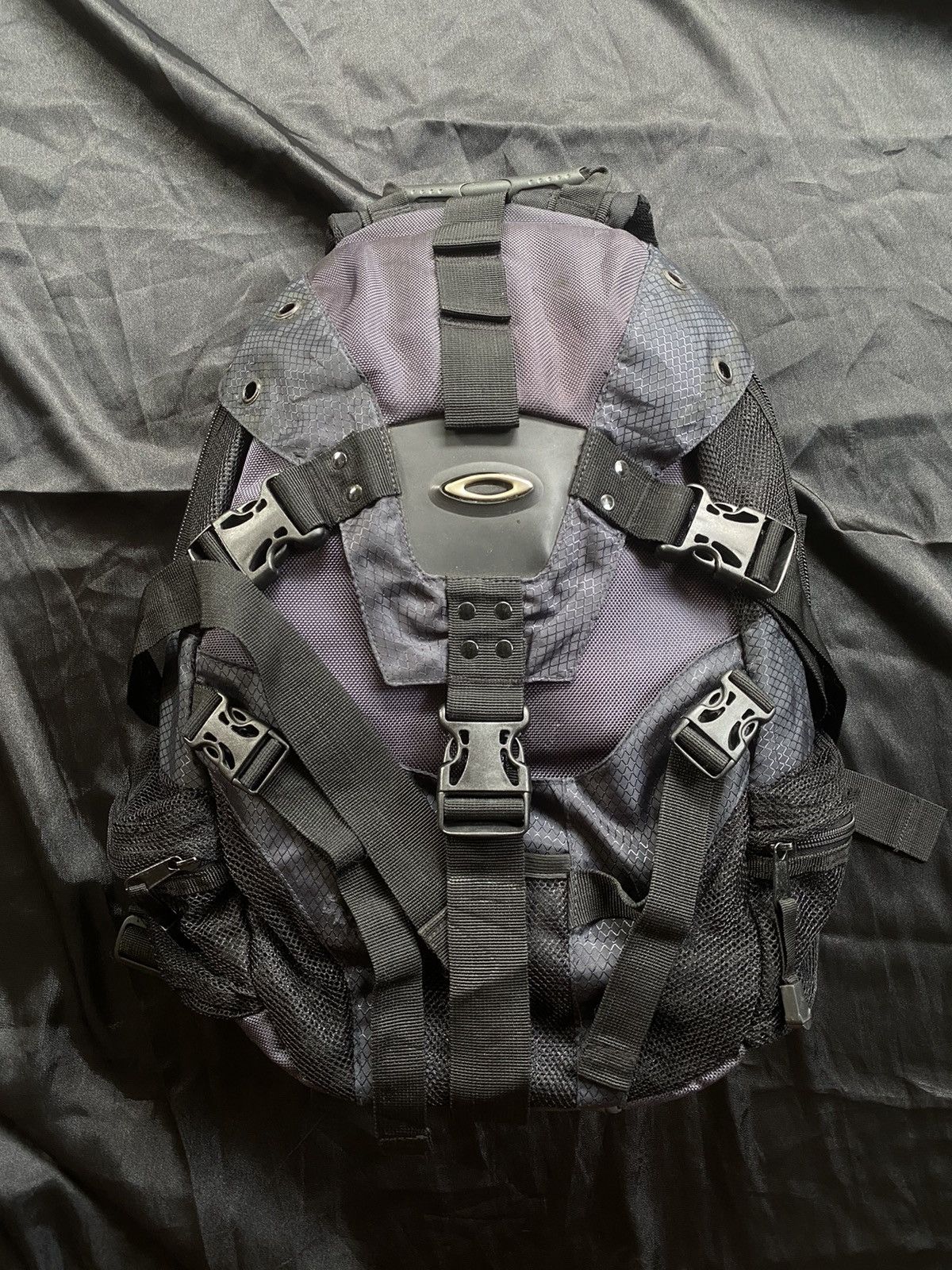 Oakley Vintage Vintage Oakley Icon 3.0 Backpack Grailed