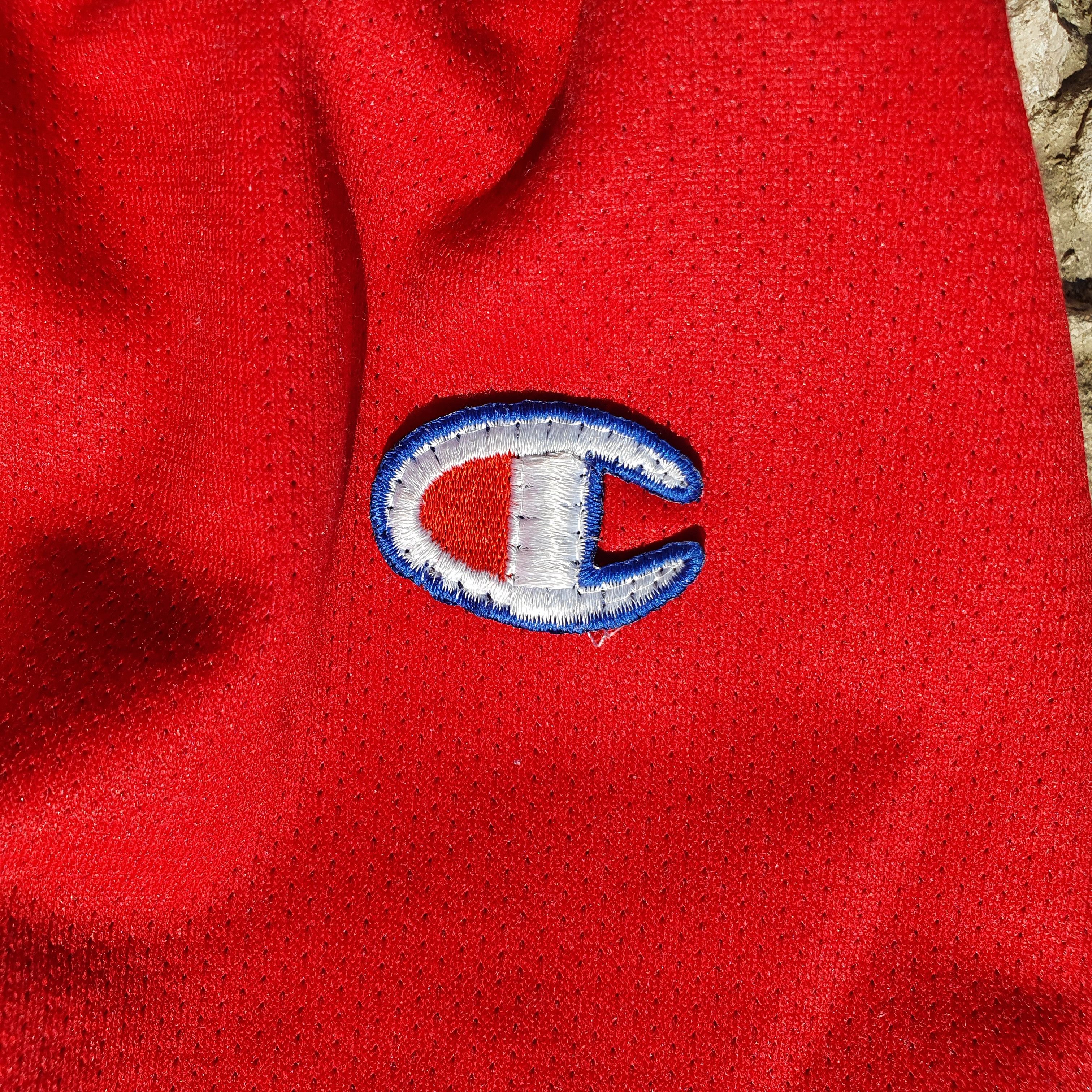 Champion × NBA Vintage 90s Chicago Bulls Champion NBA RARE Shorts Size US 33 - 9 Thumbnail