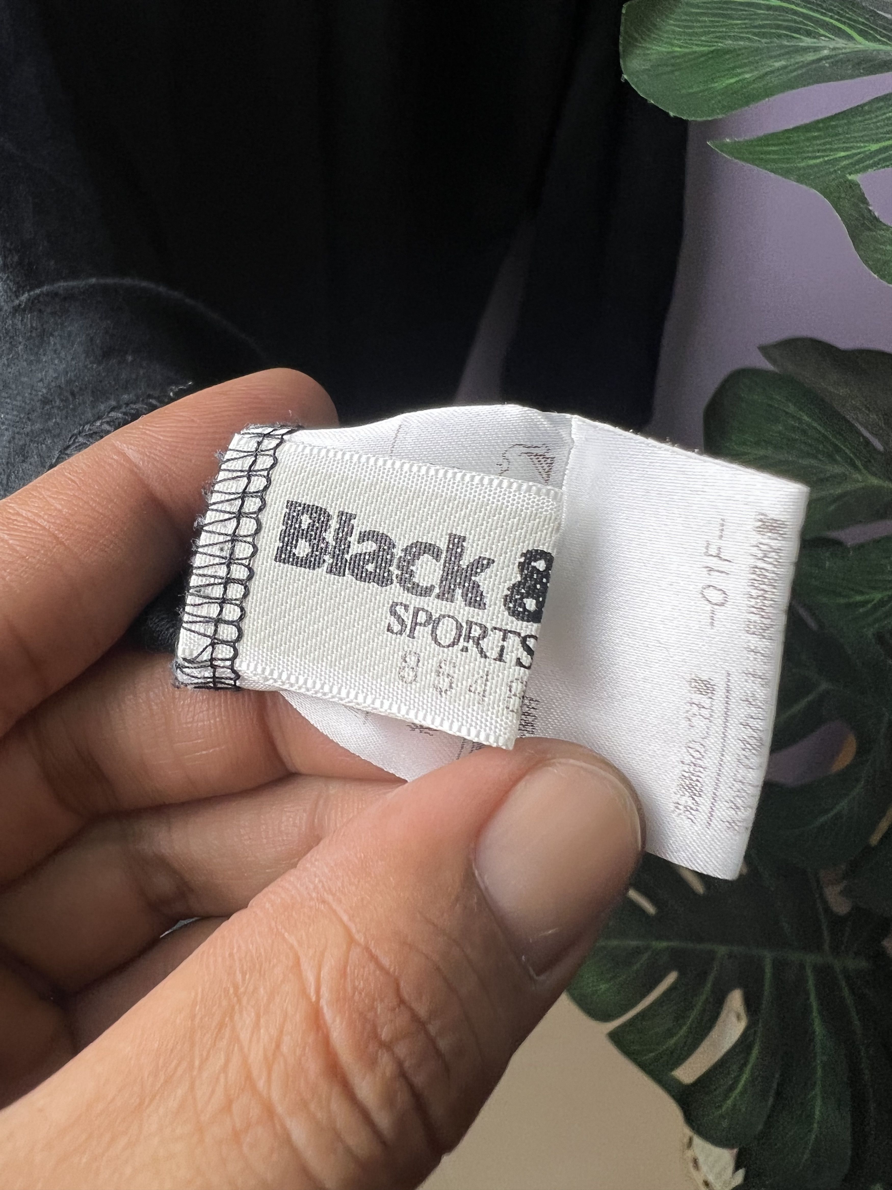 Japanese Brand 🔥Vintage Black & White Turtleneck LS Tees Size US L / EU 52-54 / 3 - 9 Thumbnail