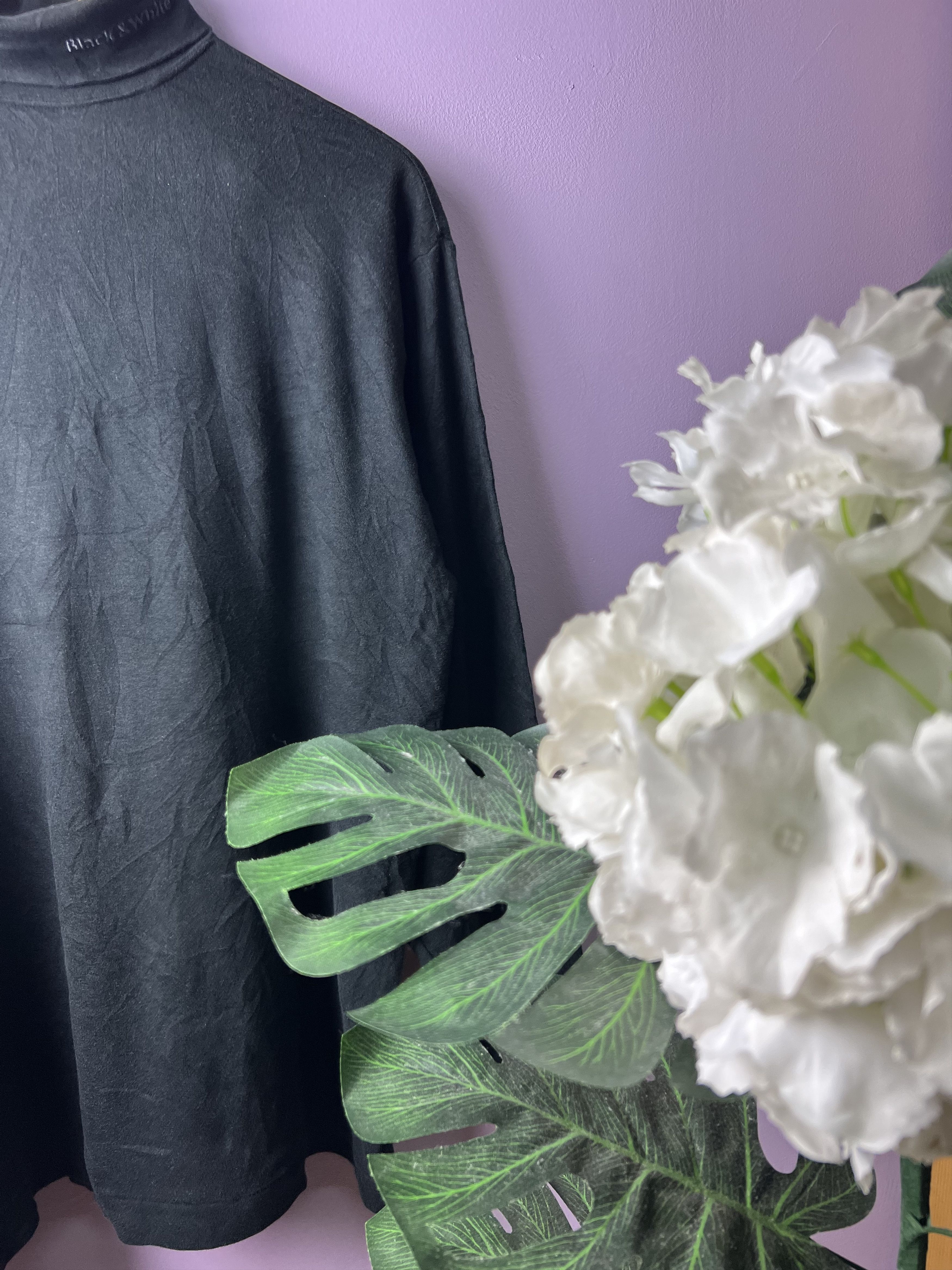 Japanese Brand 🔥Vintage Black & White Turtleneck LS Tees Size US L / EU 52-54 / 3 - 5 Thumbnail
