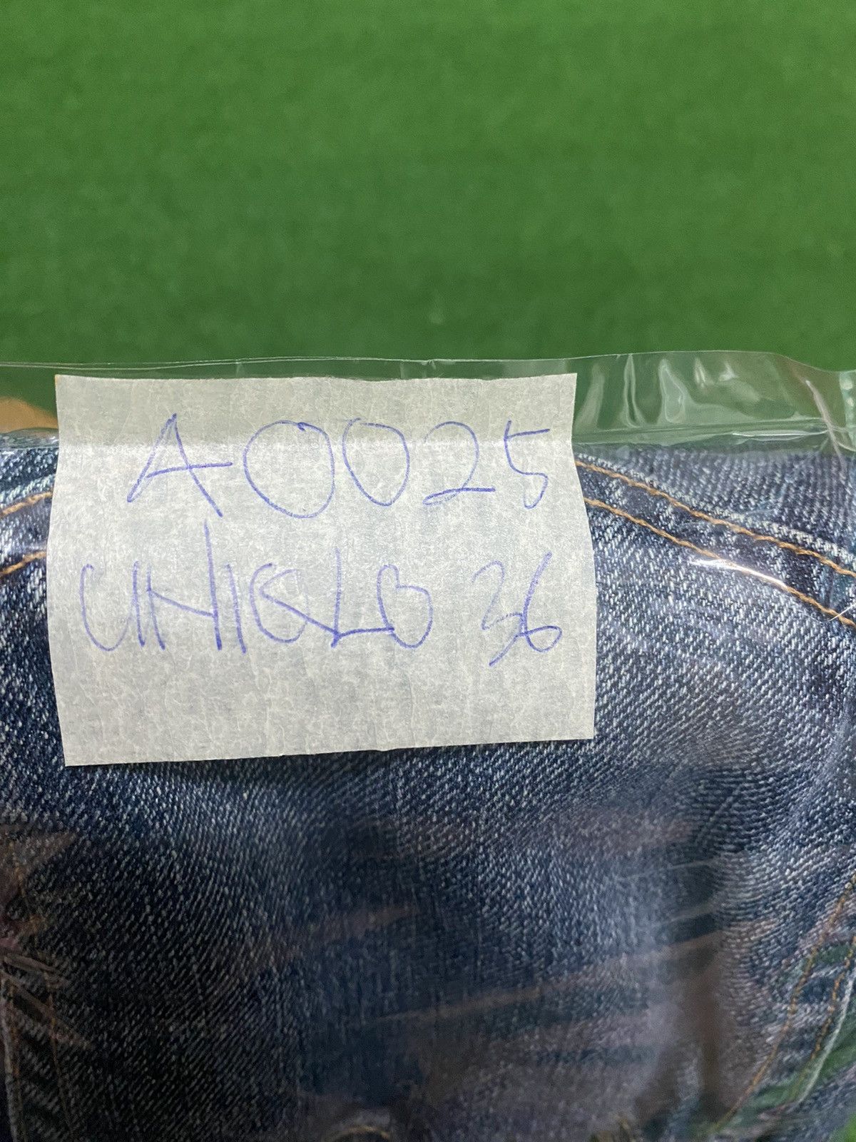 Uniqlo UNIQLO SELVAGE DENIM SIZE 36 Size US 36 / EU 52 - 14 Thumbnail