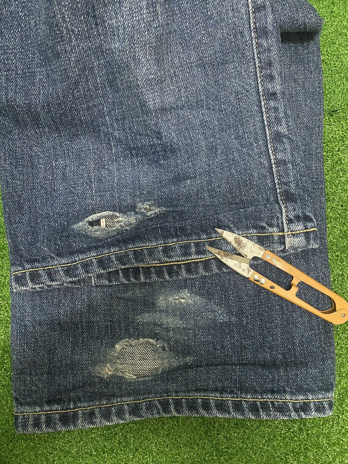 Uniqlo UNIQLO SELVAGE DENIM SIZE 36 Size US 36 / EU 52 - 13 Thumbnail