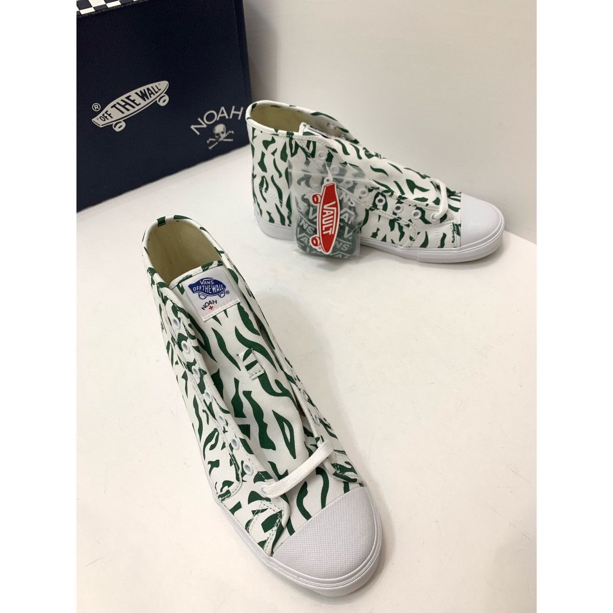 Vans NOAH X VANS OG STYLE SNEAKERS Size US 9 / EU 42 - 1 Thumbnail