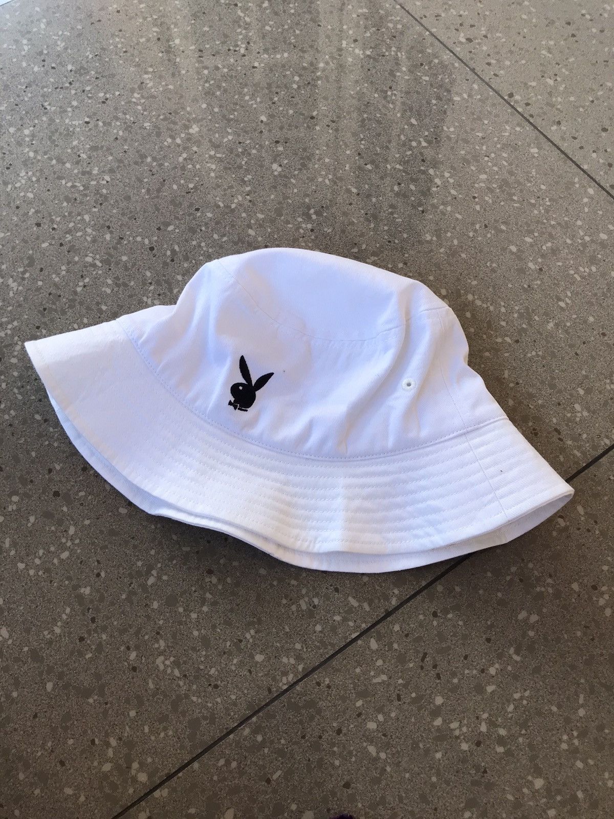 Playboy Vintage playboy bucket hat spellout Size ONE SIZE - 4 Thumbnail