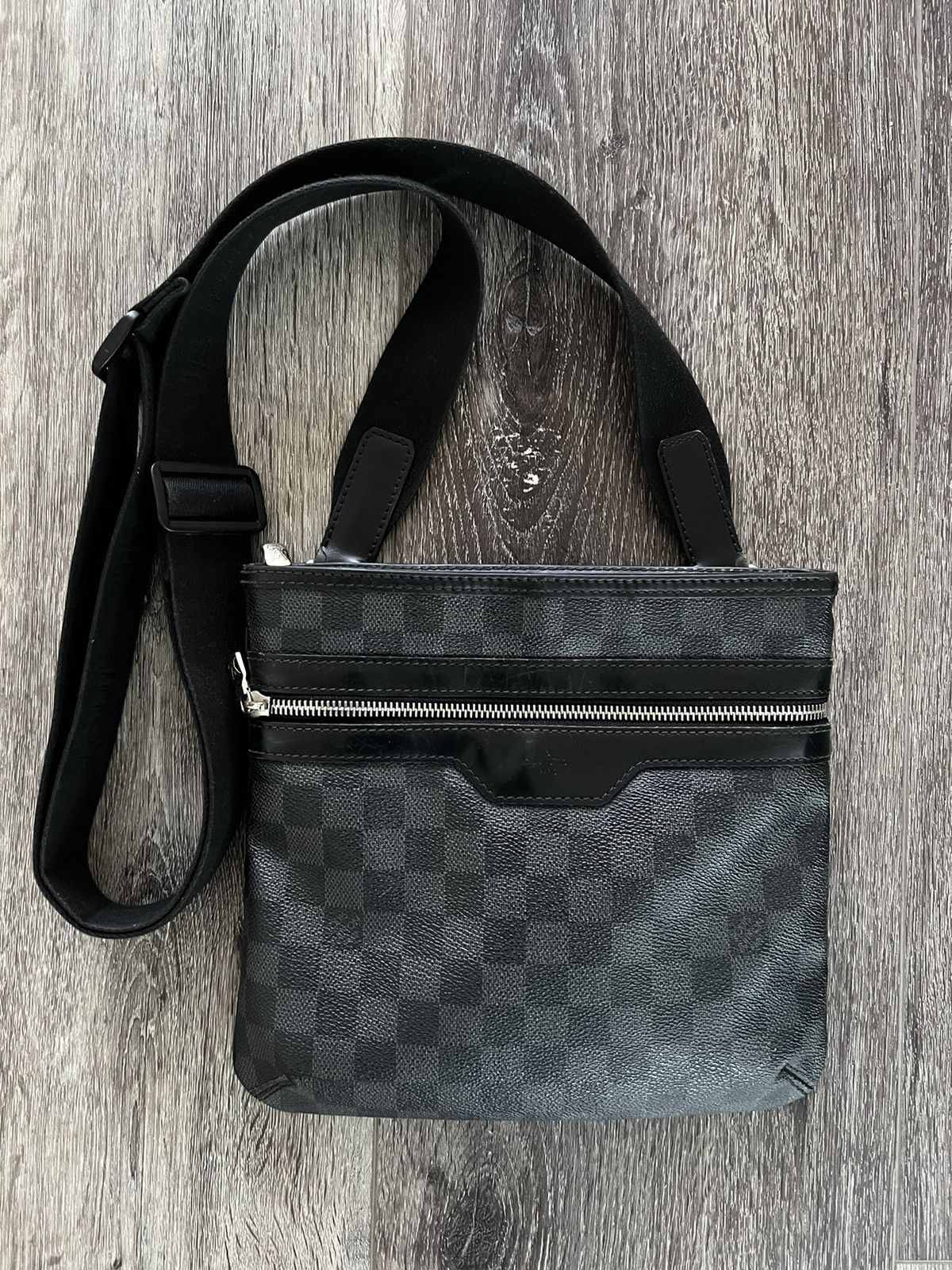 Louis Vuitton Damier Messenger Bag Black