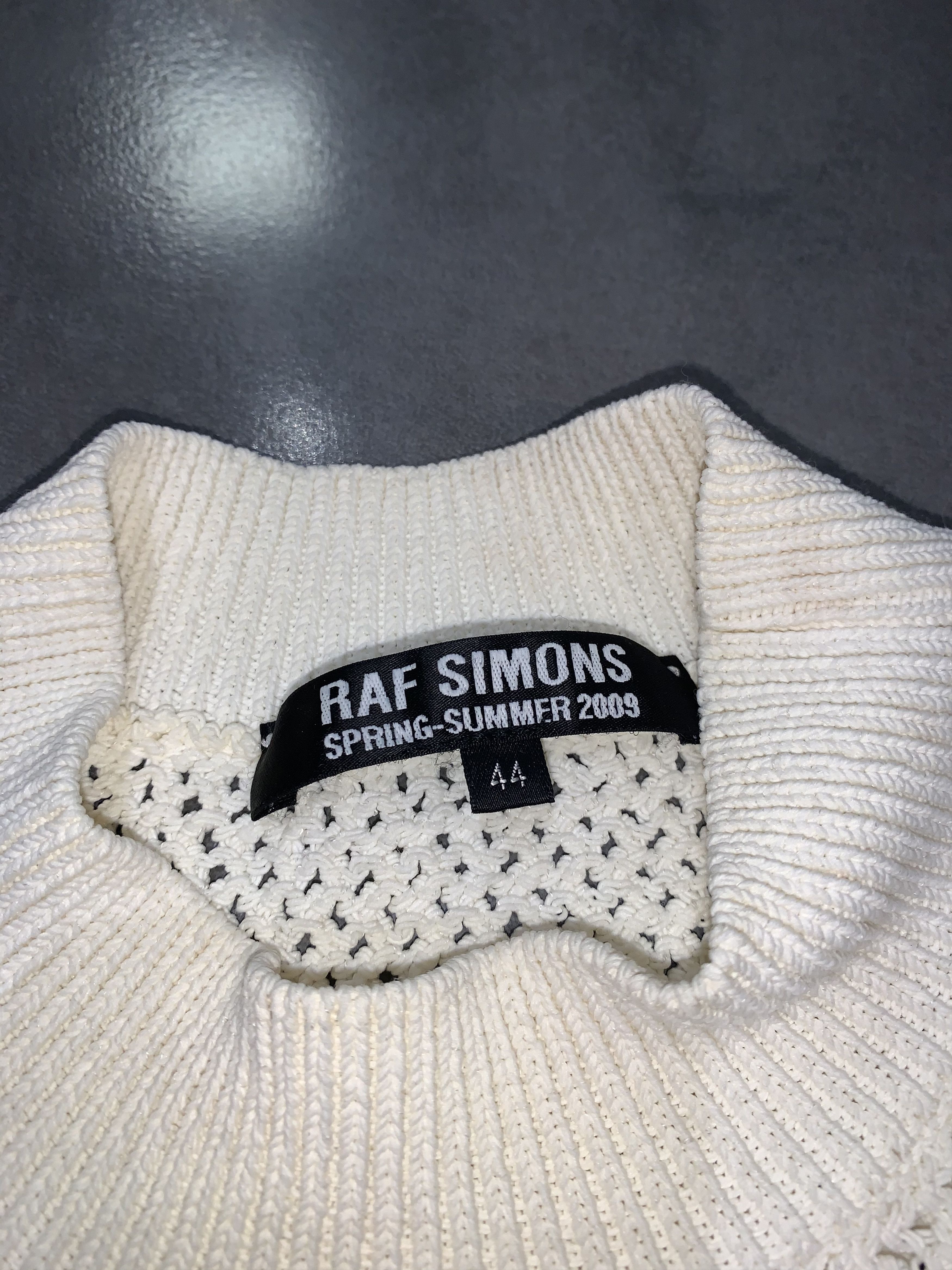 Raf Simons SS09 Raf Simons "R" Logo Cream Handknit Tank Top Size US S / EU 44-46 / 1 - 12 Thumbnail