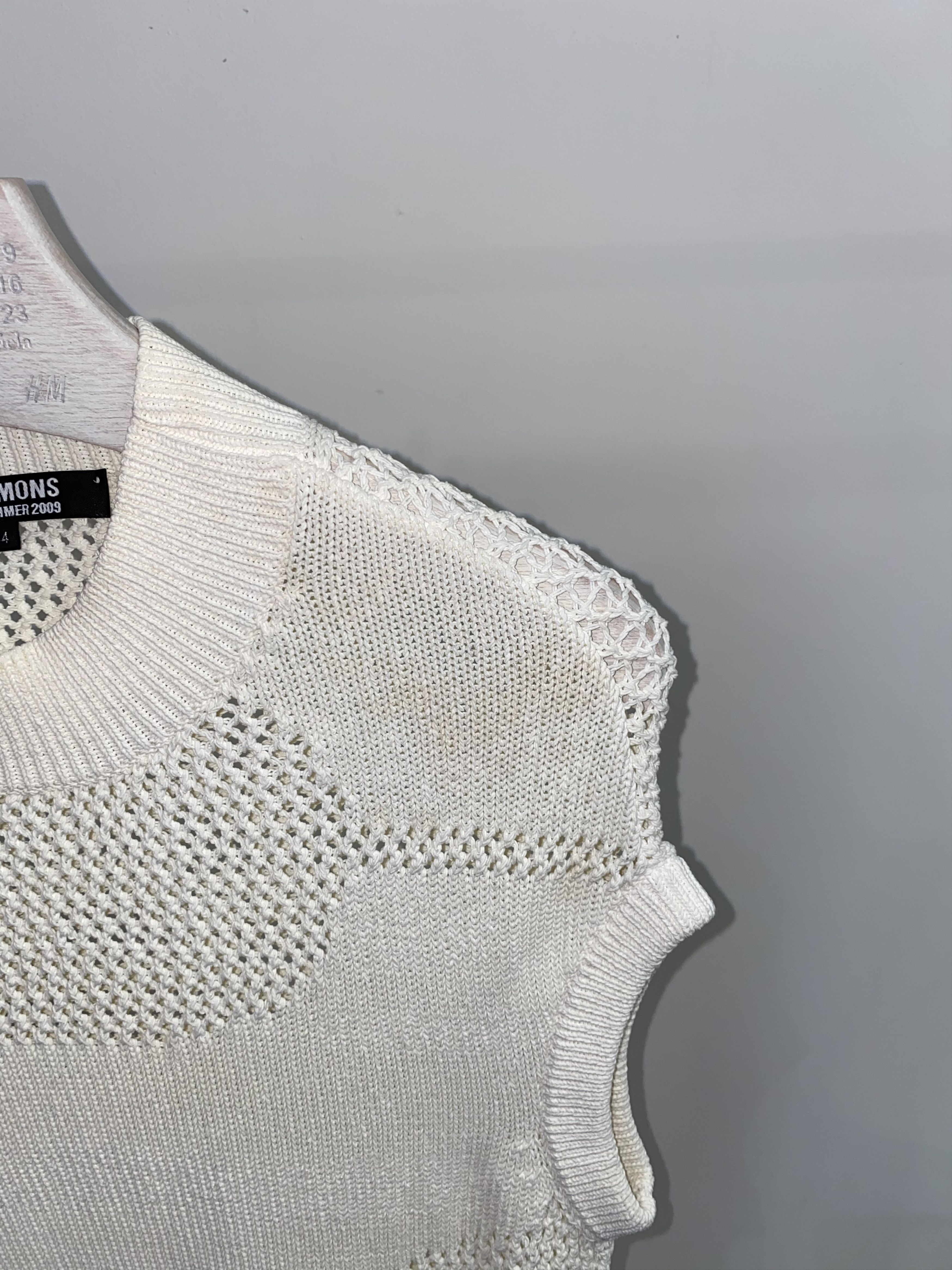 Raf Simons SS09 Raf Simons "R" Logo Cream Handknit Tank Top Size US S / EU 44-46 / 1 - 4 Thumbnail