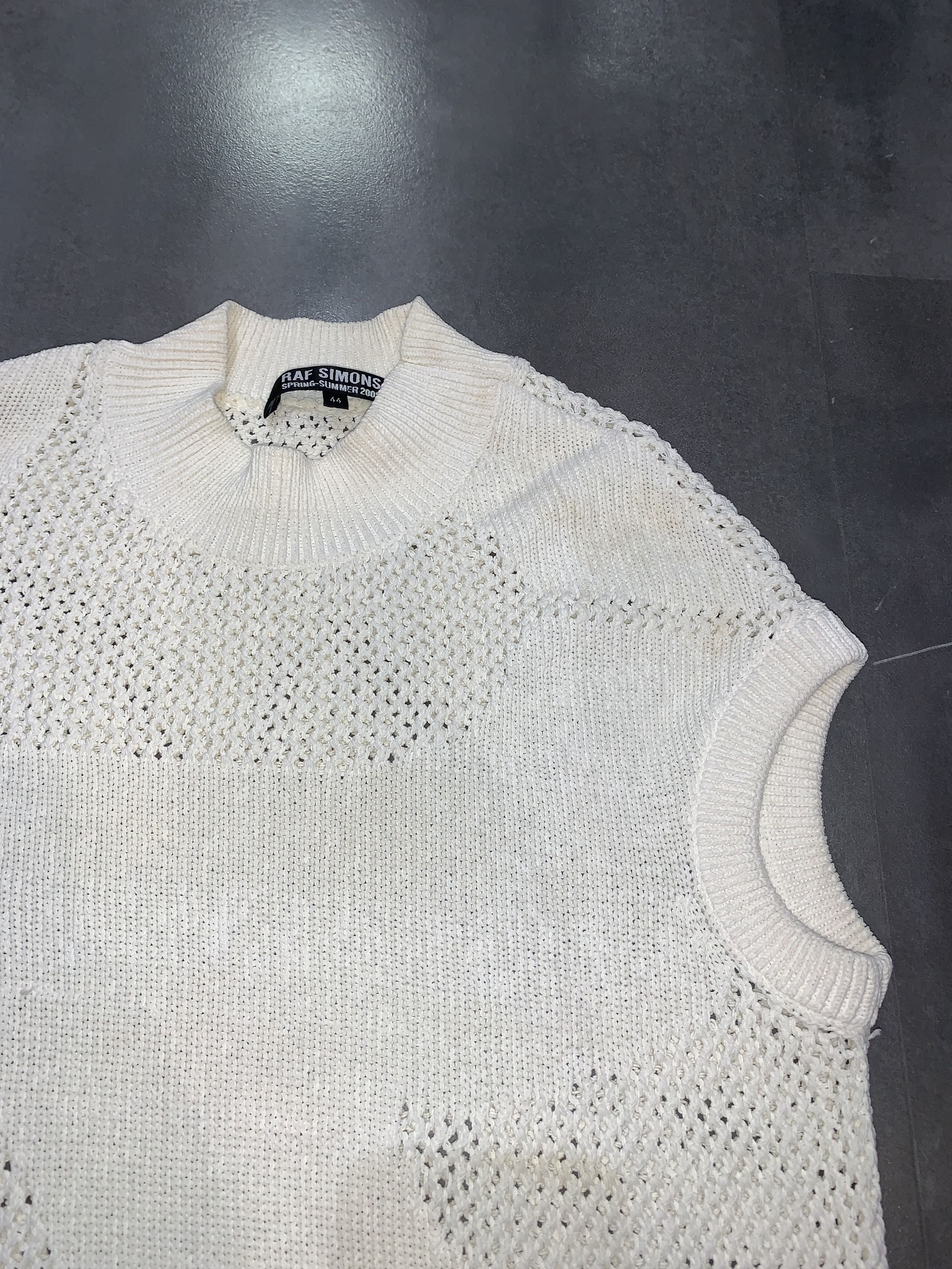 Raf Simons SS09 Raf Simons "R" Logo Cream Handknit Tank Top Size US S / EU 44-46 / 1 - 10 Thumbnail