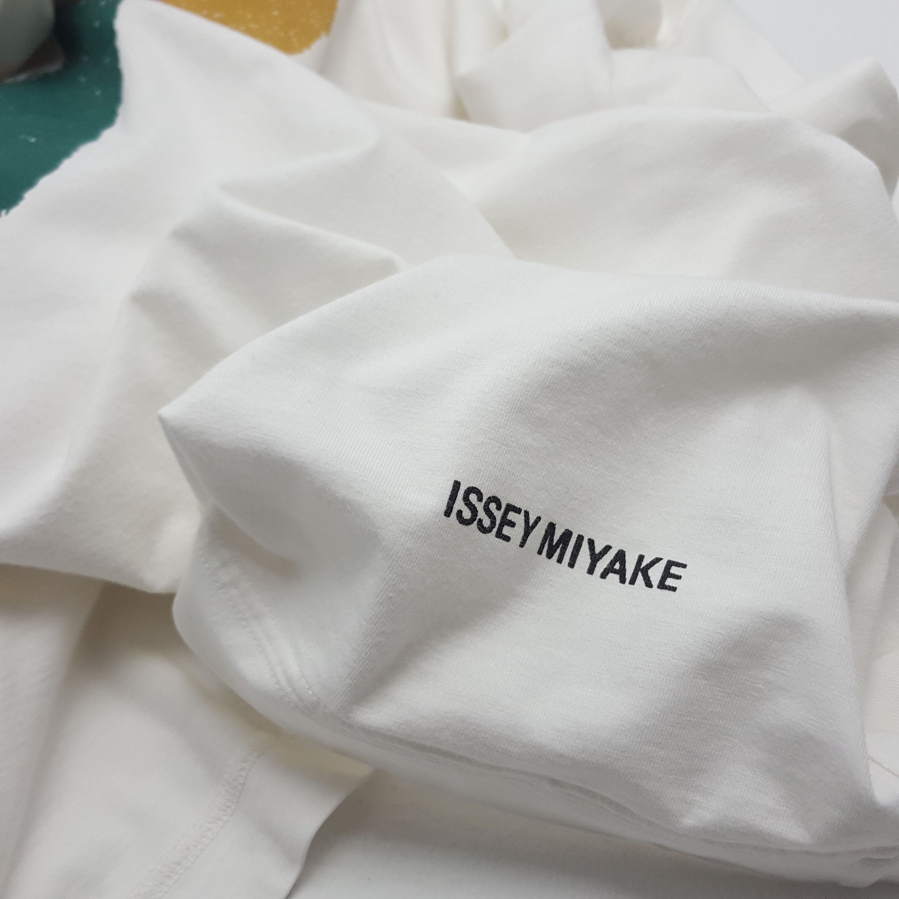 Issey Miyake × Japanese Brand × Vintage Vintage ISSEY MIYAKE Japanese Brand Rare Design t-shirthirt Size US M / EU 48-50 / 2 - 5 Thumbnail