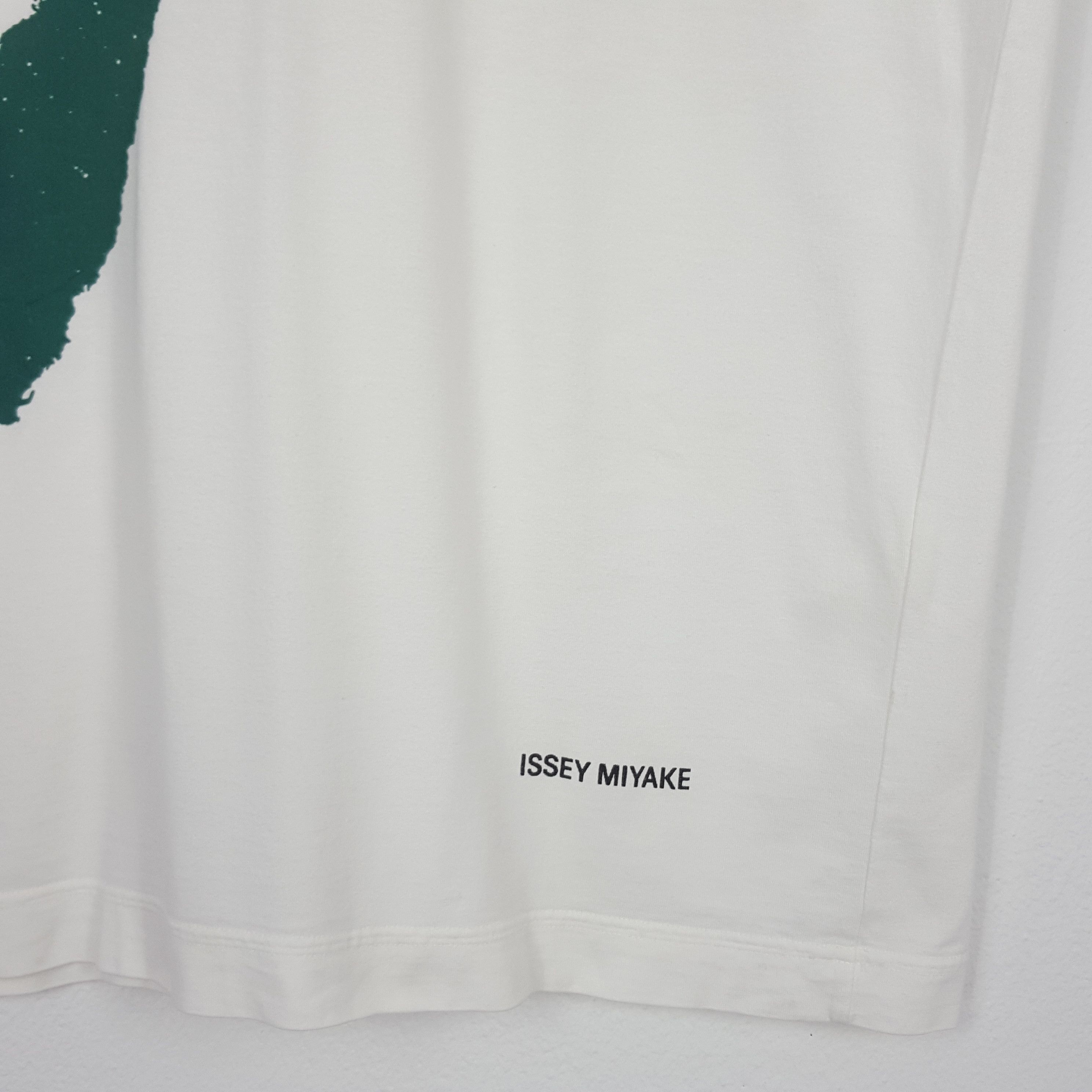 Issey Miyake × Japanese Brand × Vintage Vintage ISSEY MIYAKE Japanese Brand Rare Design t-shirthirt Size US M / EU 48-50 / 2 - 3 Thumbnail