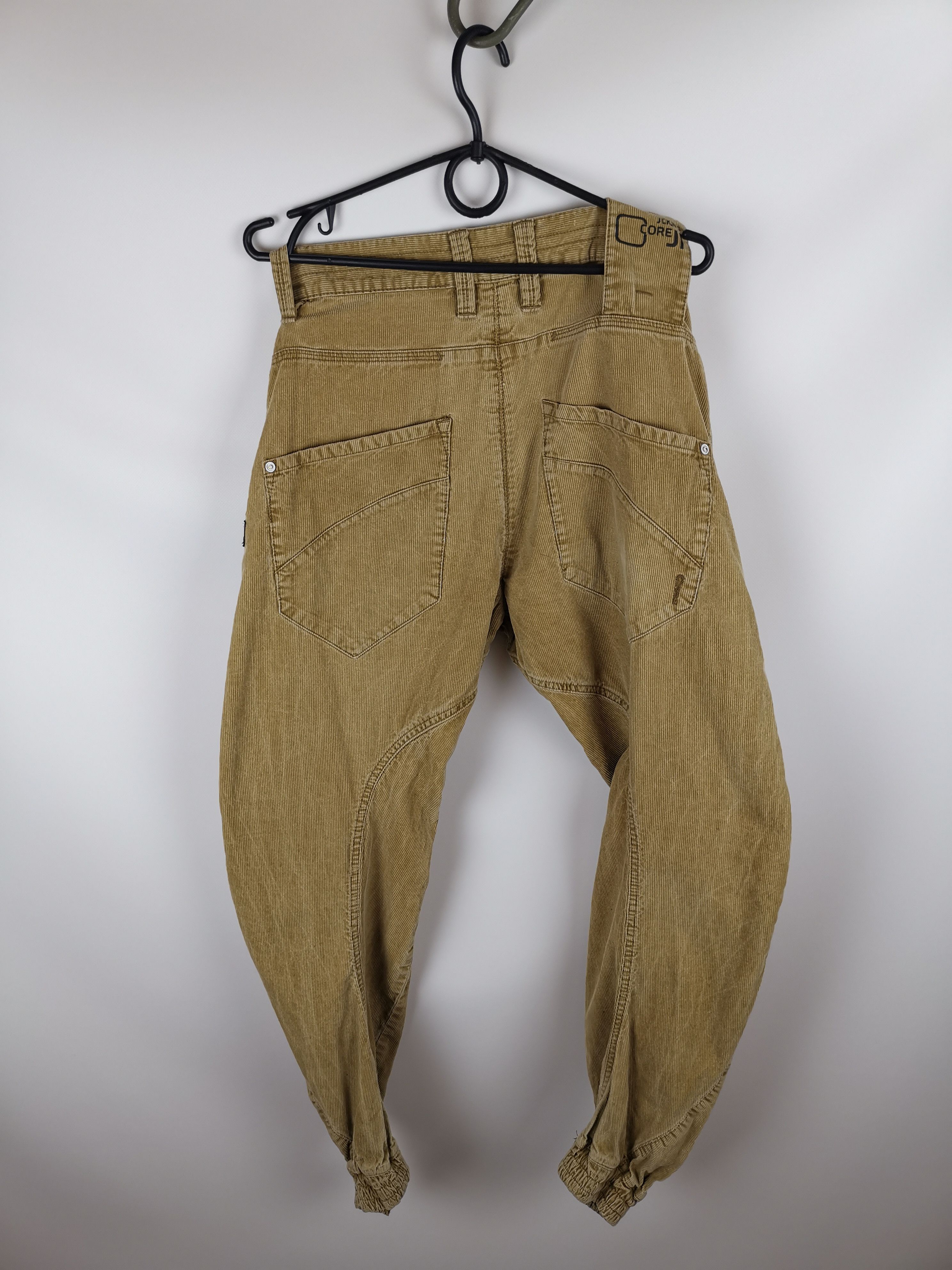 Jack & Jones Jack and Jones velvet corduroy workwear cargo pants Size US 28 / EU 44 - 9 Thumbnail