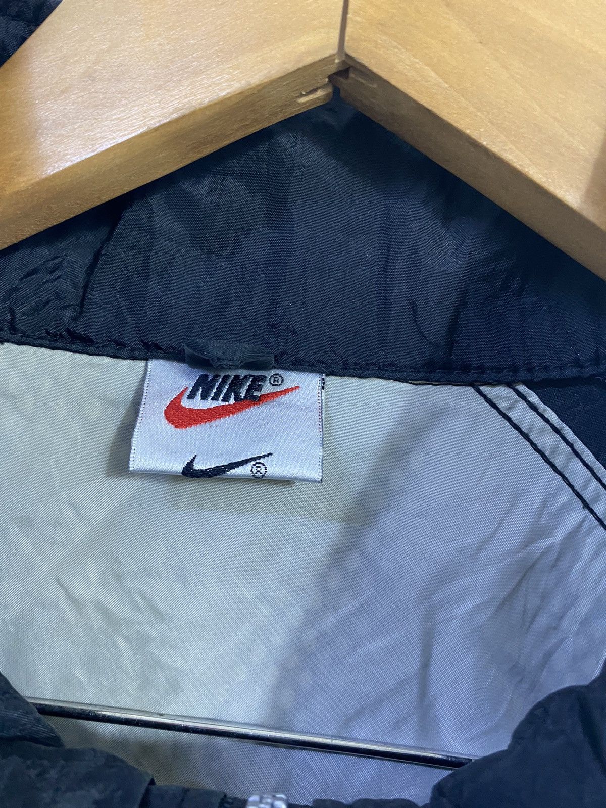 Nike × Vintage Vintage Nike Windbreaker Jacket Big Swoosh Design Size US L / EU 52-54 / 3 - 7 Thumbnail