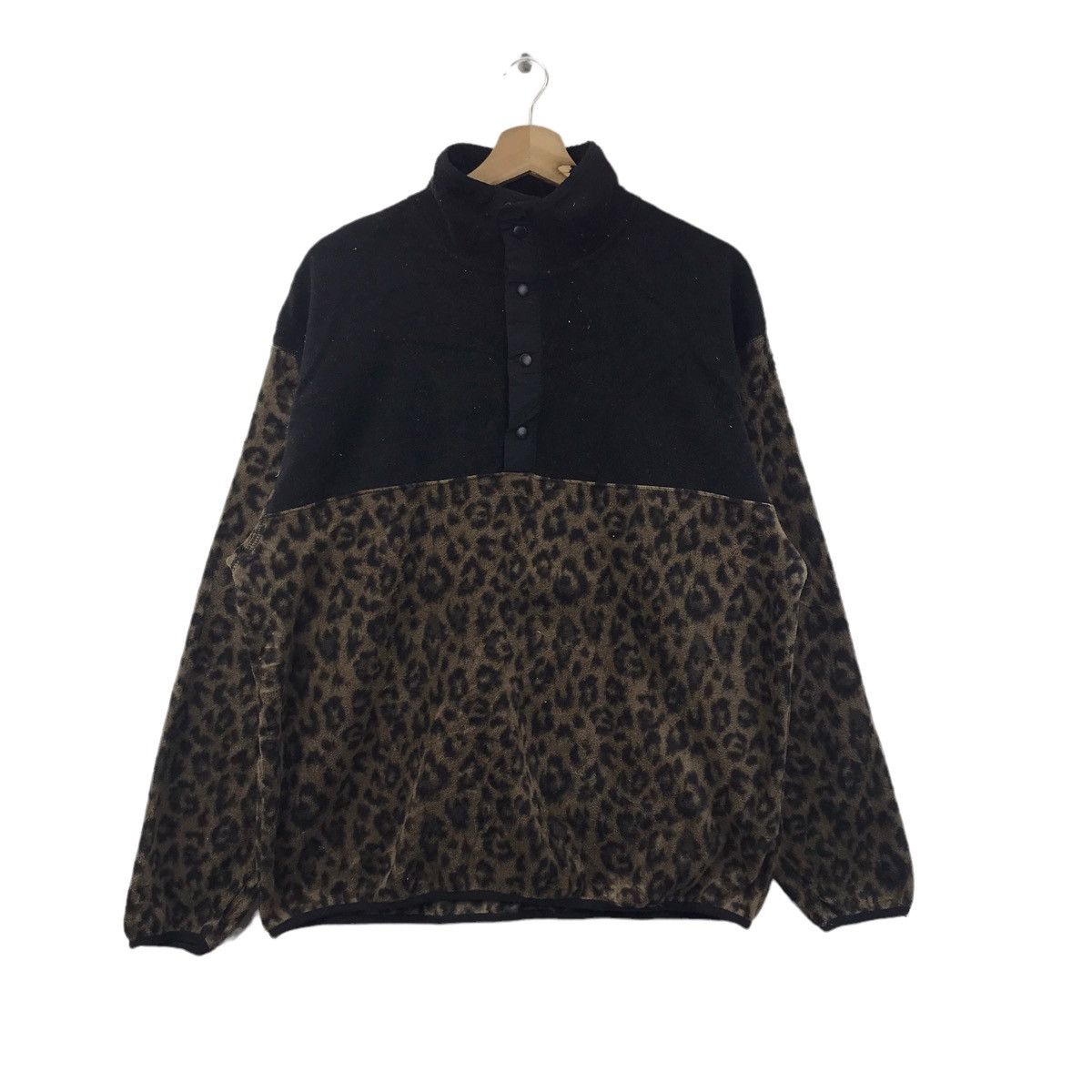 Japanese Brand GU Japanese Brand Half Leopard Print Button FleeceSweatshirt Size US L / EU 52-54 / 3 - 1 Thumbnail