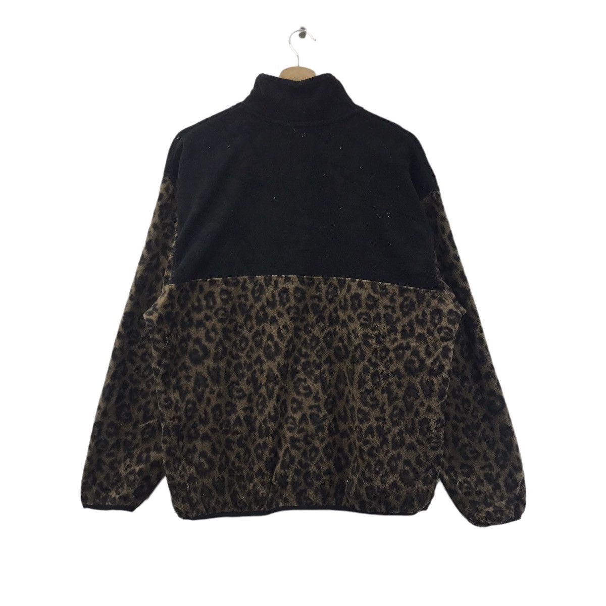 Japanese Brand GU Japanese Brand Half Leopard Print Button FleeceSweatshirt Size US L / EU 52-54 / 3 - 5 Thumbnail