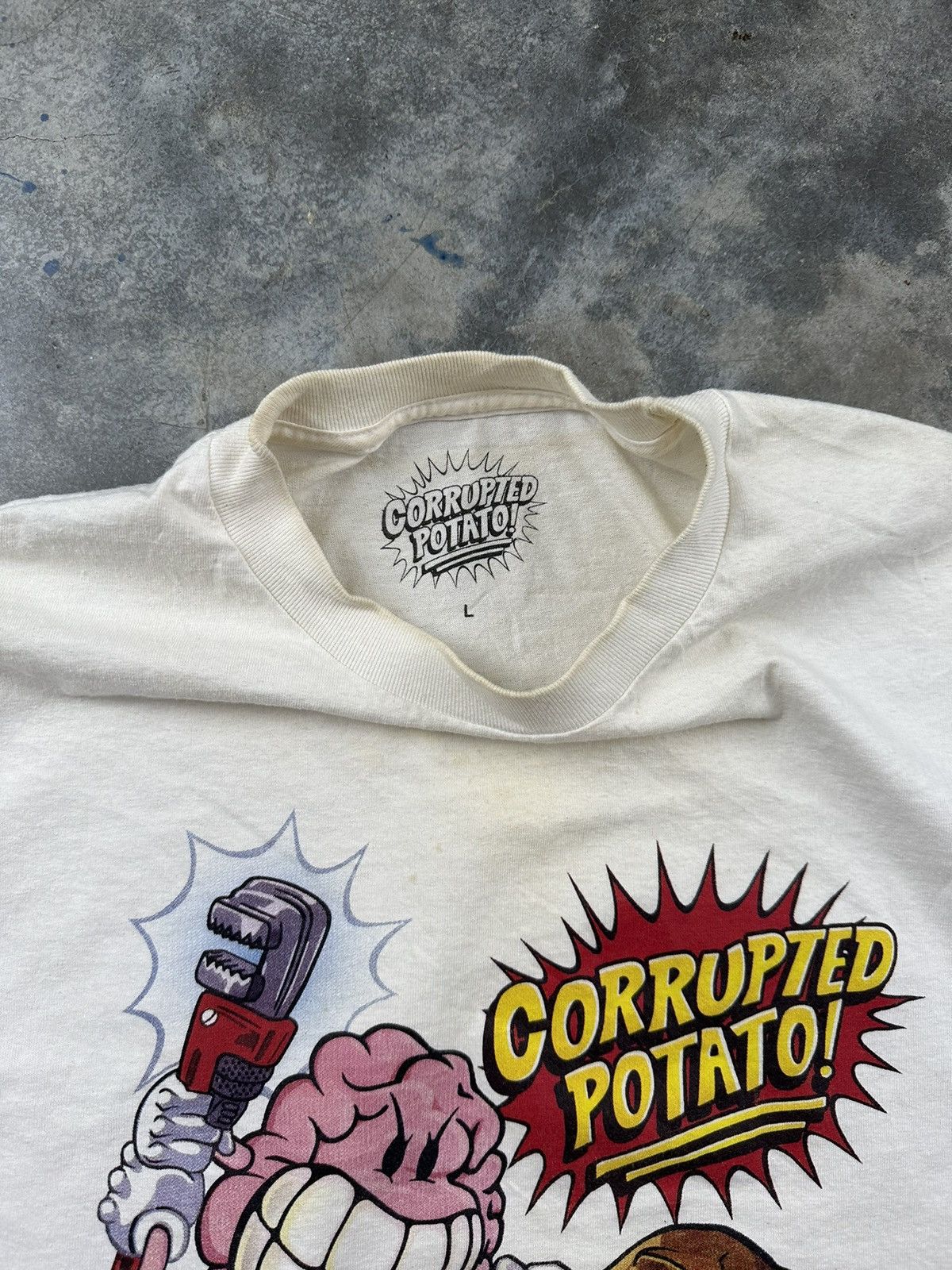 Imran Potato Imran Potato Corrupted Potato Cartoon Fight Tee White Large Size US L / EU 52-54 / 3 - 4 Thumbnail