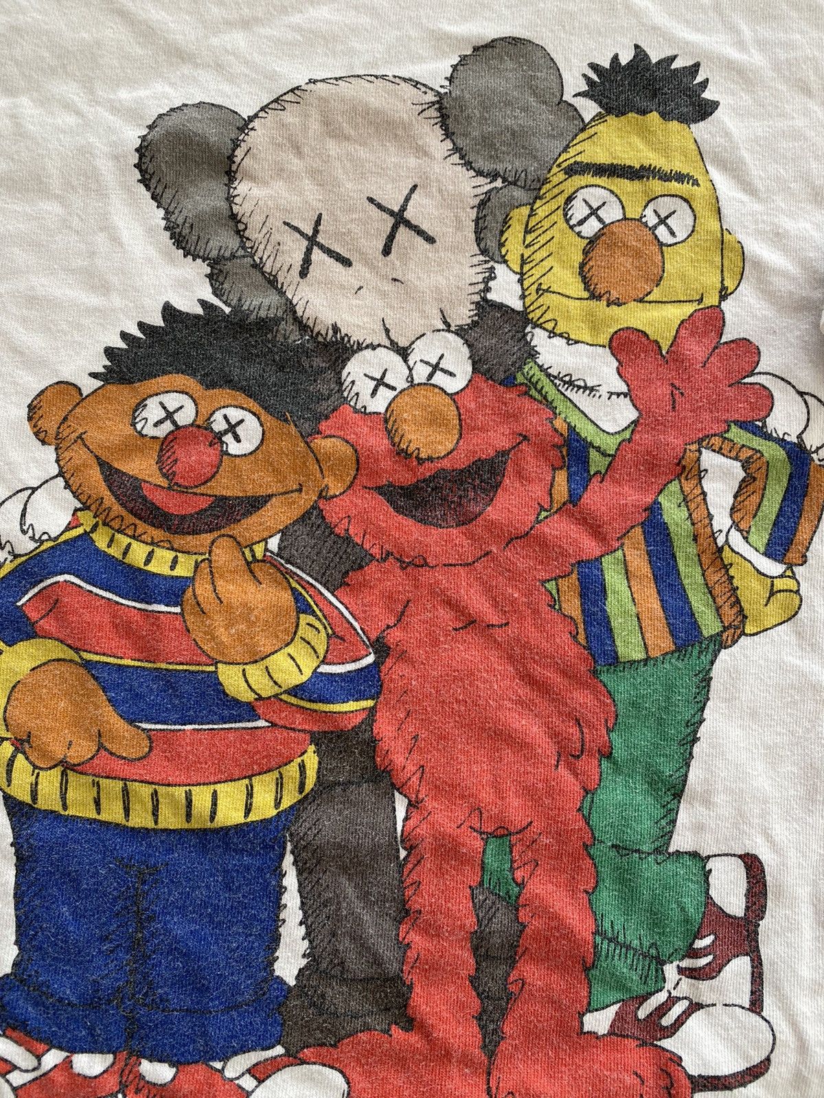 Kaws × Uniqlo Kaws x Sesame Street Tee Size US S / EU 44-46 / 1 - 2 Thumbnail