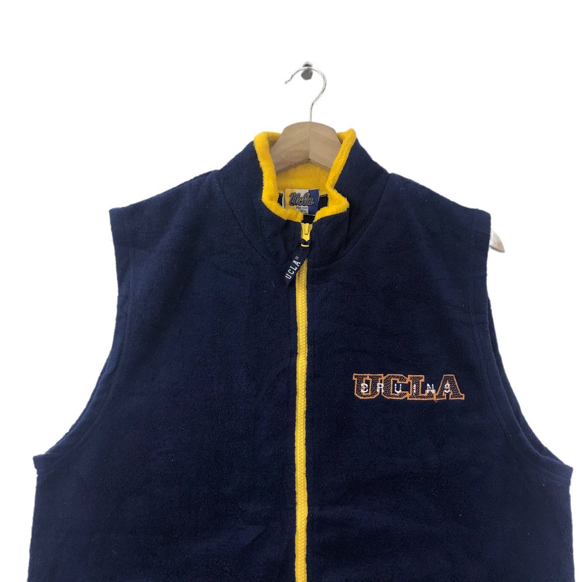 Vintage Vintage 80s UCLA UNIVERSITY Of CALIFORNIA Fleece Blue Vest Size US L / EU 52-54 / 3 - 2 Thumbnail