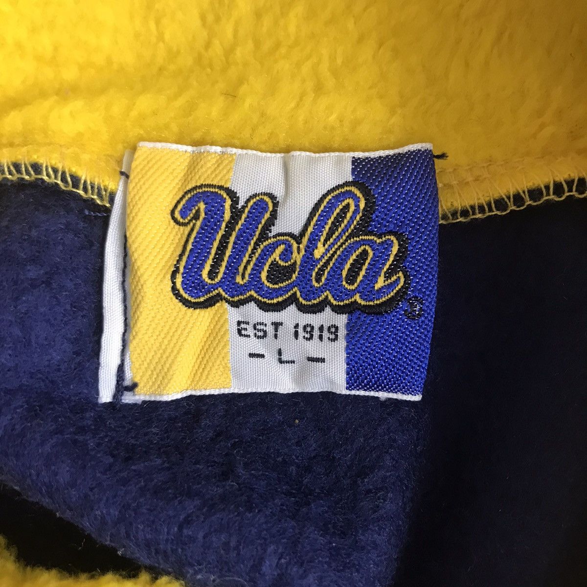 Vintage Vintage 80s UCLA UNIVERSITY Of CALIFORNIA Fleece Blue Vest Size US L / EU 52-54 / 3 - 4 Thumbnail