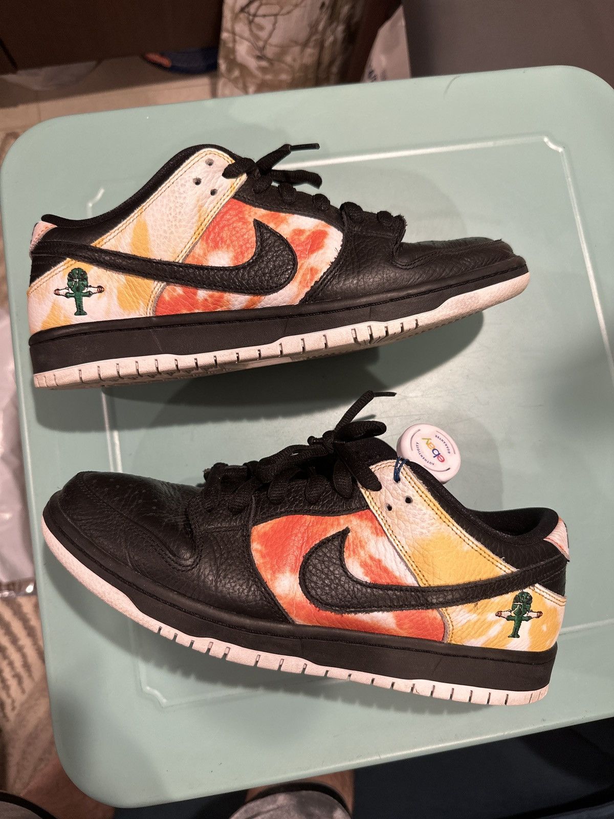 sb dunk raygun black
