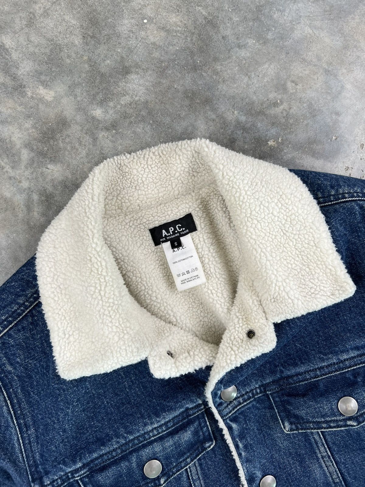 A.P.C. A.P.C Raw Denim Sherpa Trucker Jacket Small 🥣 Raw Tab hem Size US S / EU 44-46 / 1 - 3 Thumbnail
