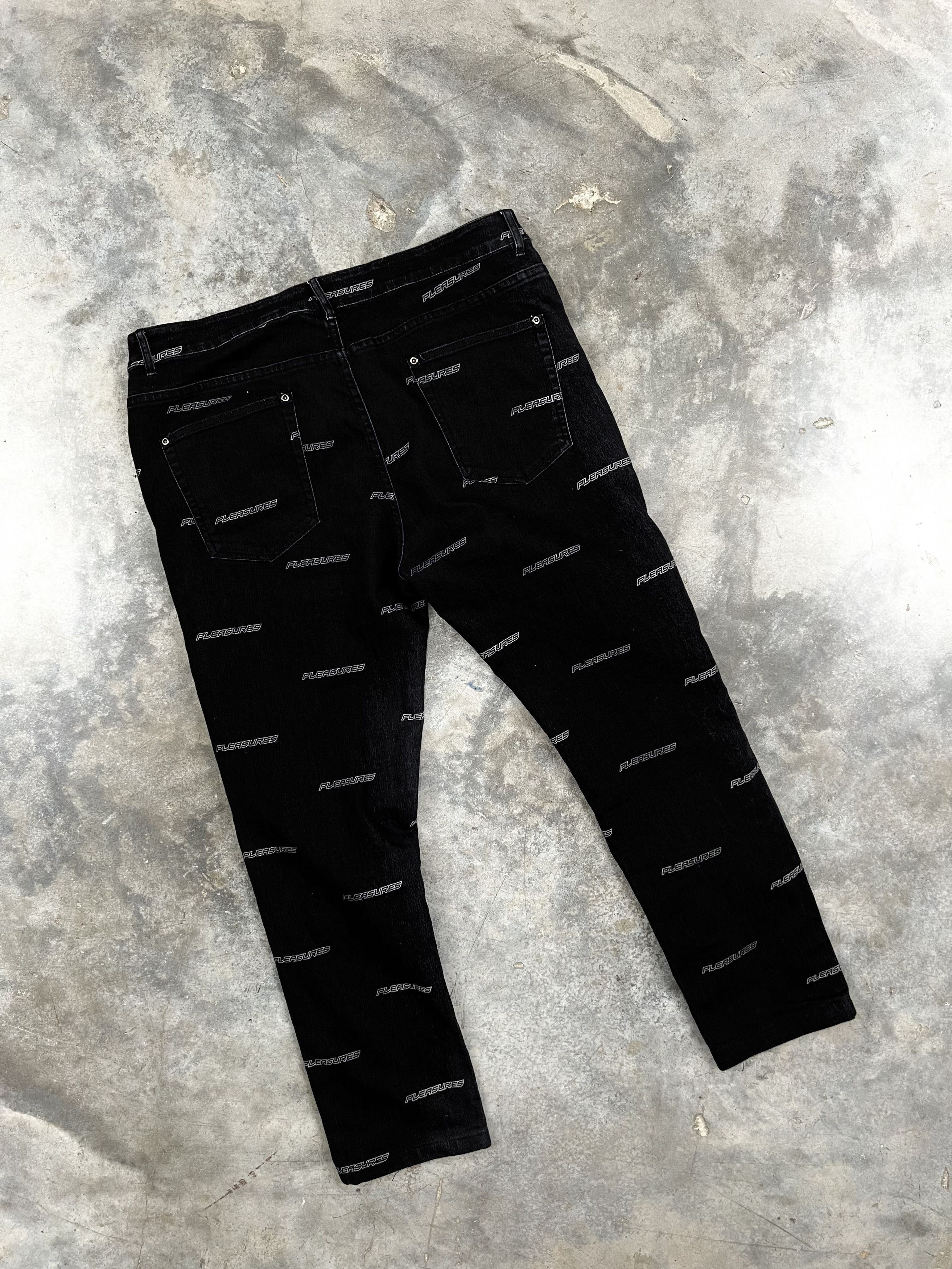 Pleasures Pleasures Black Repeat Logo Typhoon Denim Jeans Sz. 36 Size US 36 / EU 52 - 3 Thumbnail