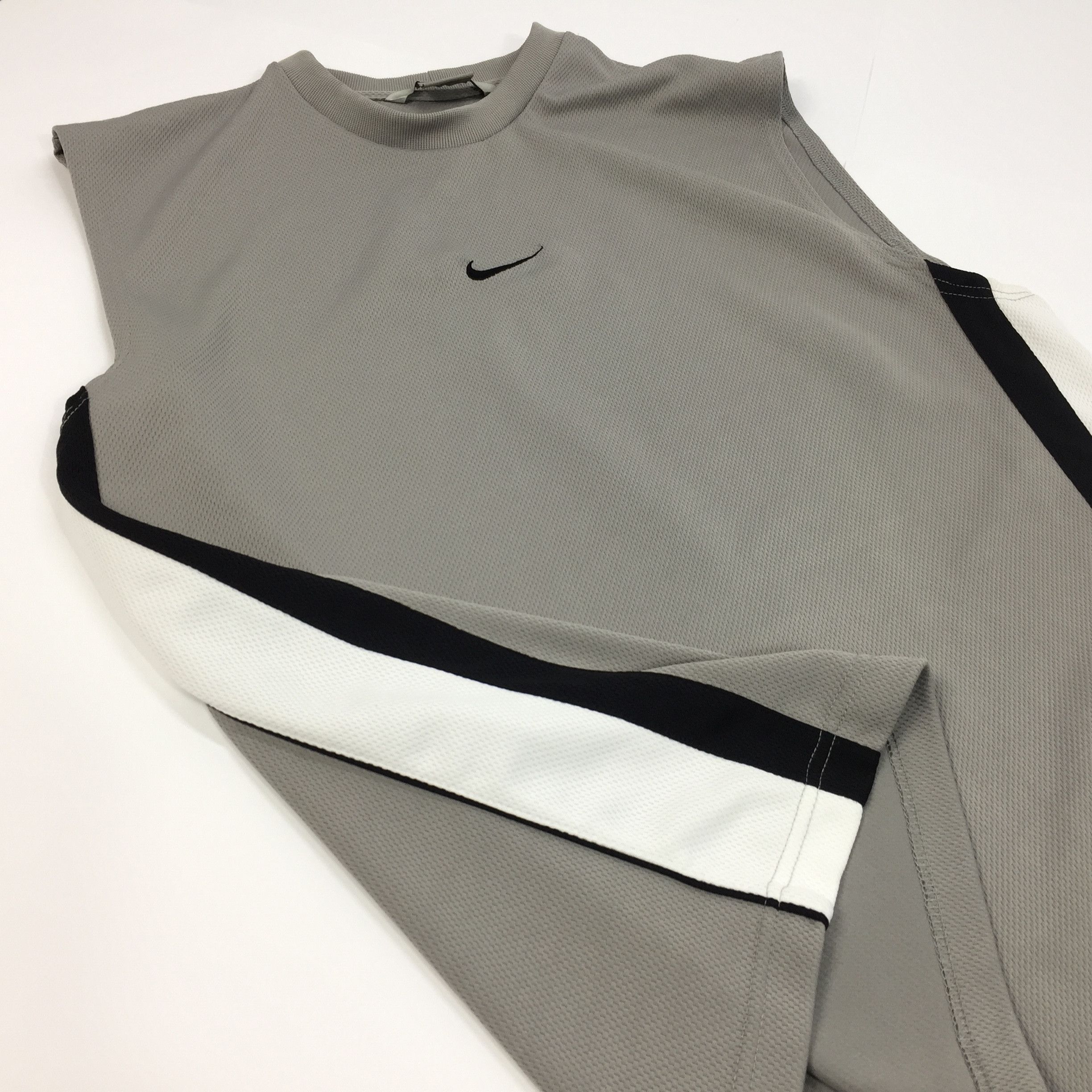 Nike × Vintage Vintage Nike t shirt Undershirt Small Logo In Front Size US L / EU 52-54 / 3 - 4 Thumbnail