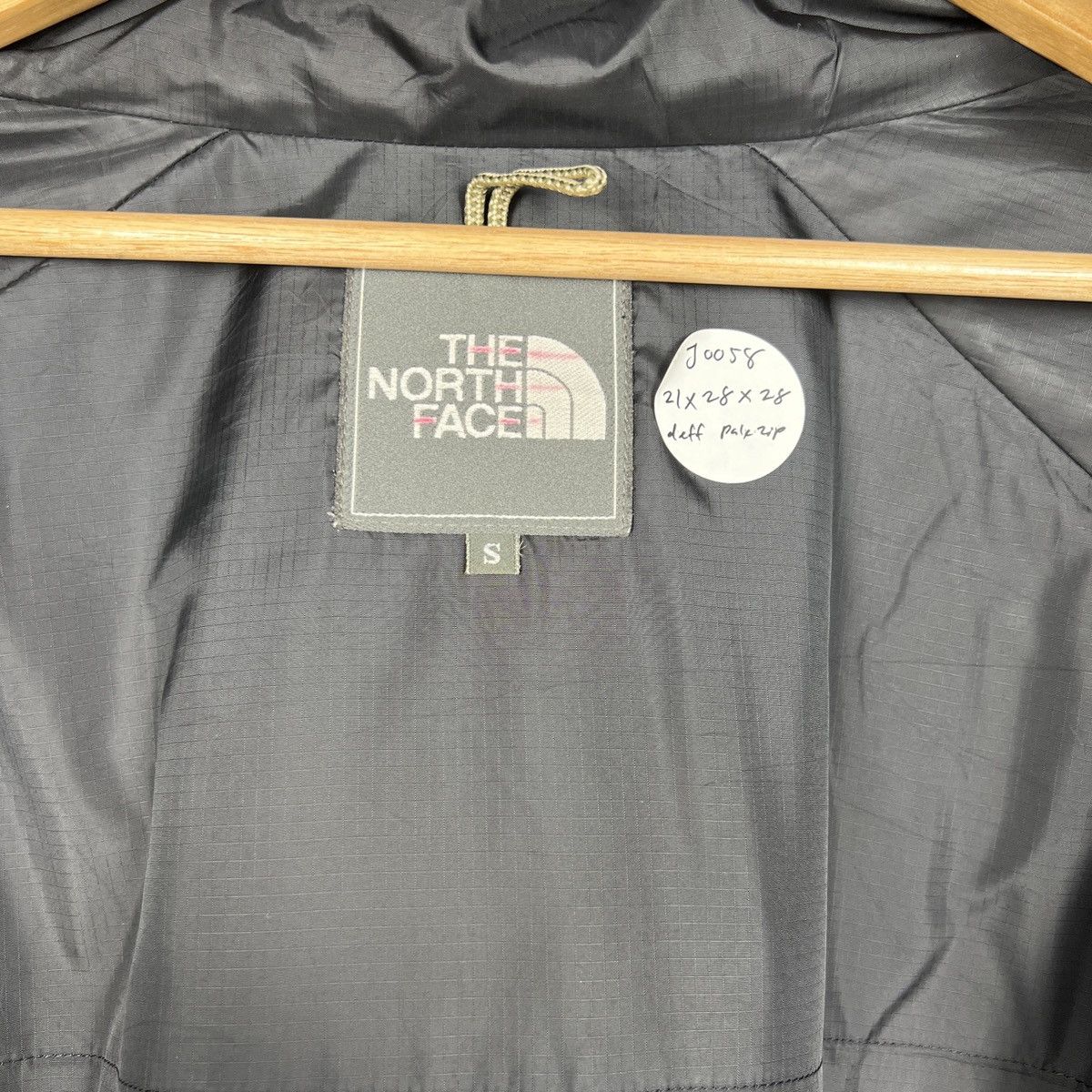 The North Face Vintage NORTH FACE Multi Pocket Hoodie Jacket J0058 Size US S / EU 44-46 / 1 - 17 Thumbnail