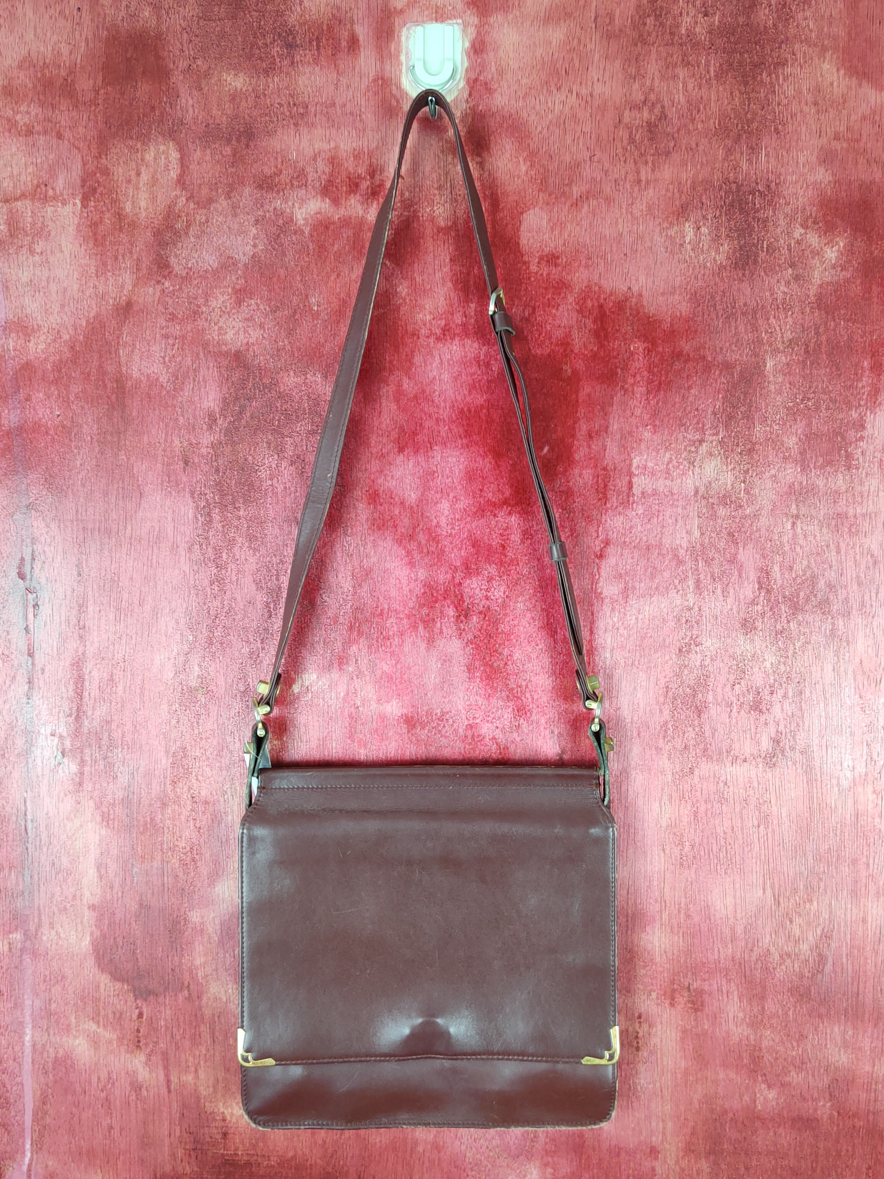 Cartier DL Cartier vintage Maroon Crossbody sling Bag #SB041 Size ONE SIZE - 4 Thumbnail