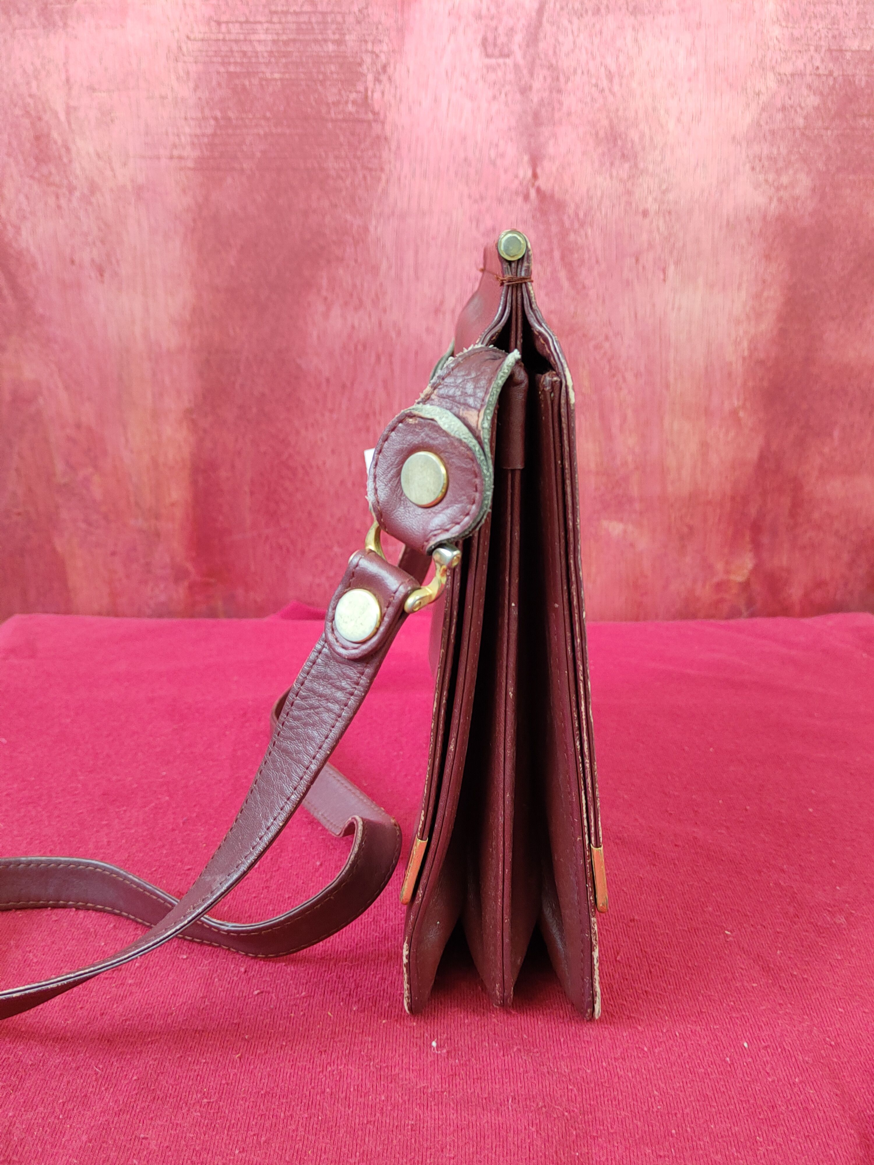 Cartier DL Cartier vintage Maroon Crossbody sling Bag #SB041 Size ONE SIZE - 17 Thumbnail