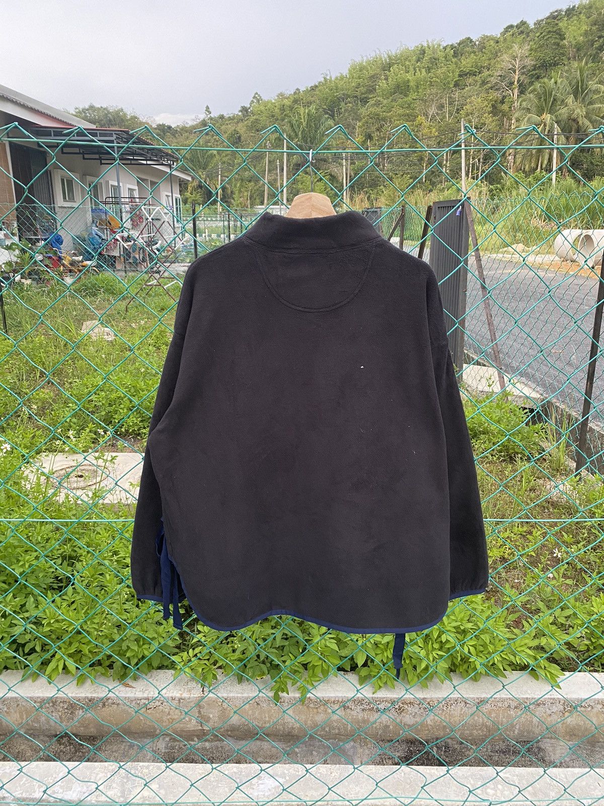 Uniqlo × White Mountaineering Uniqlo X White Mountaineering fleece Size XL / US 12-14 / IT 48-50 - 2 Thumbnail