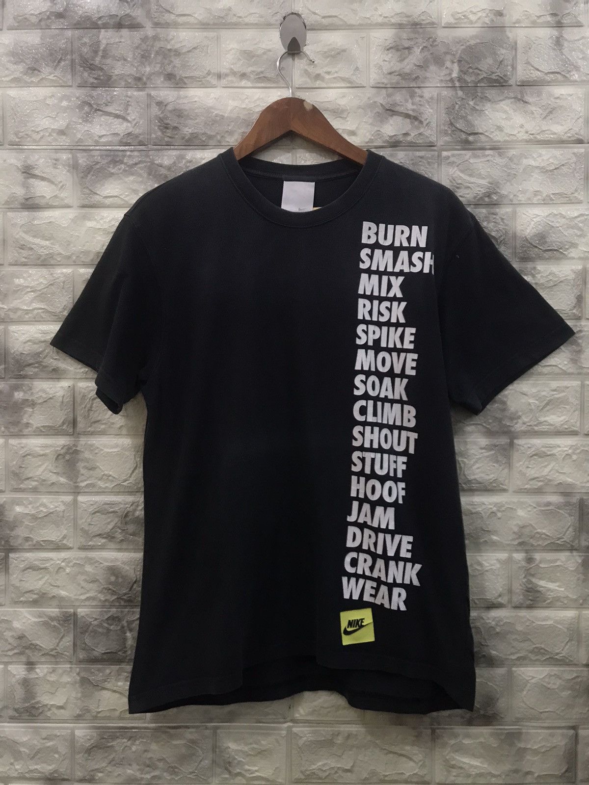 Nike Vintage Y2K Nike Black Tee Size US L / EU 52-54 / 3 - 1 Thumbnail
