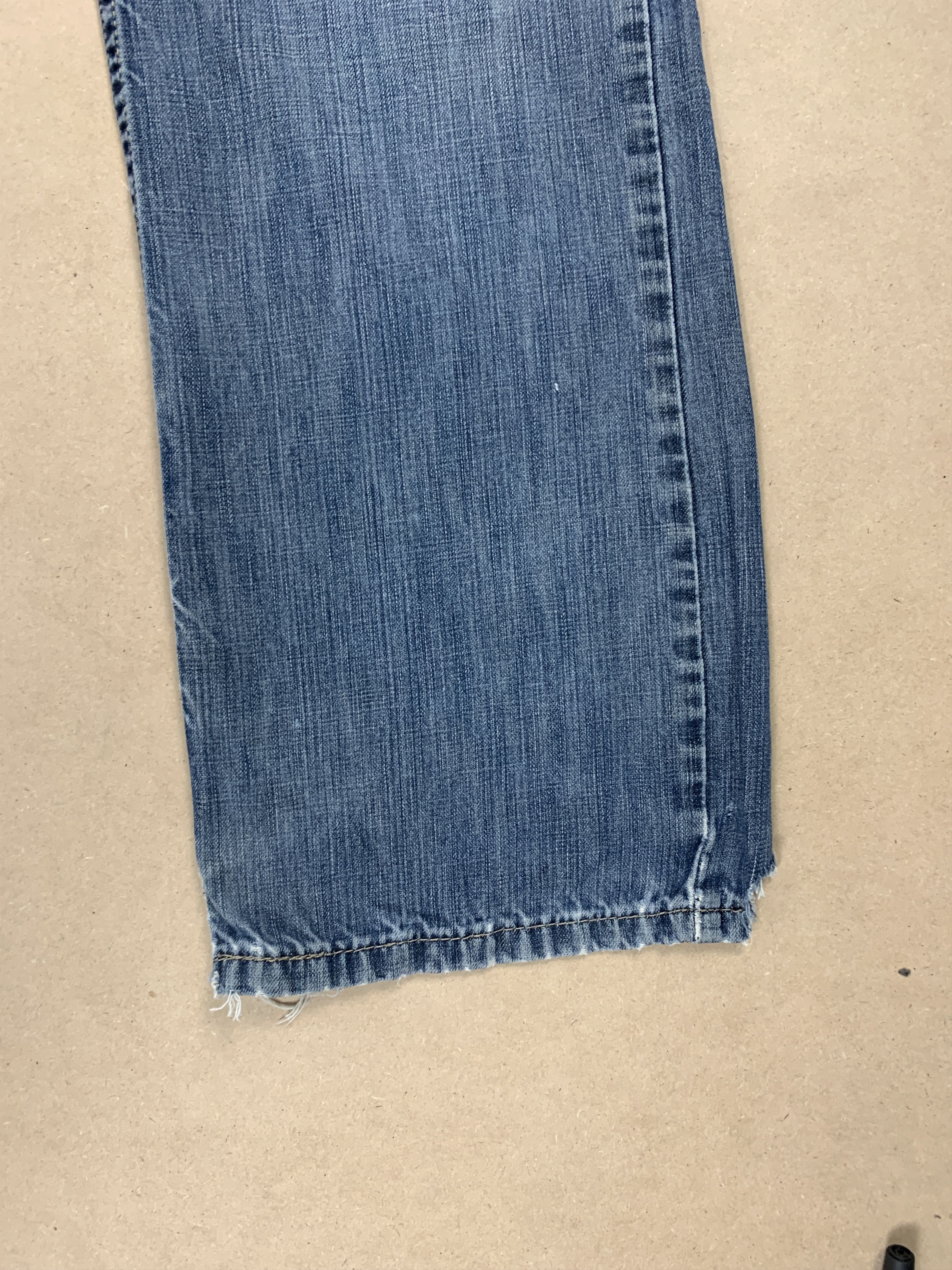 Levi's Vintage LEVI'S 514 Straight Cut Distressed Mid Wash Jeans Size US 32 / EU 48 - 6 Thumbnail