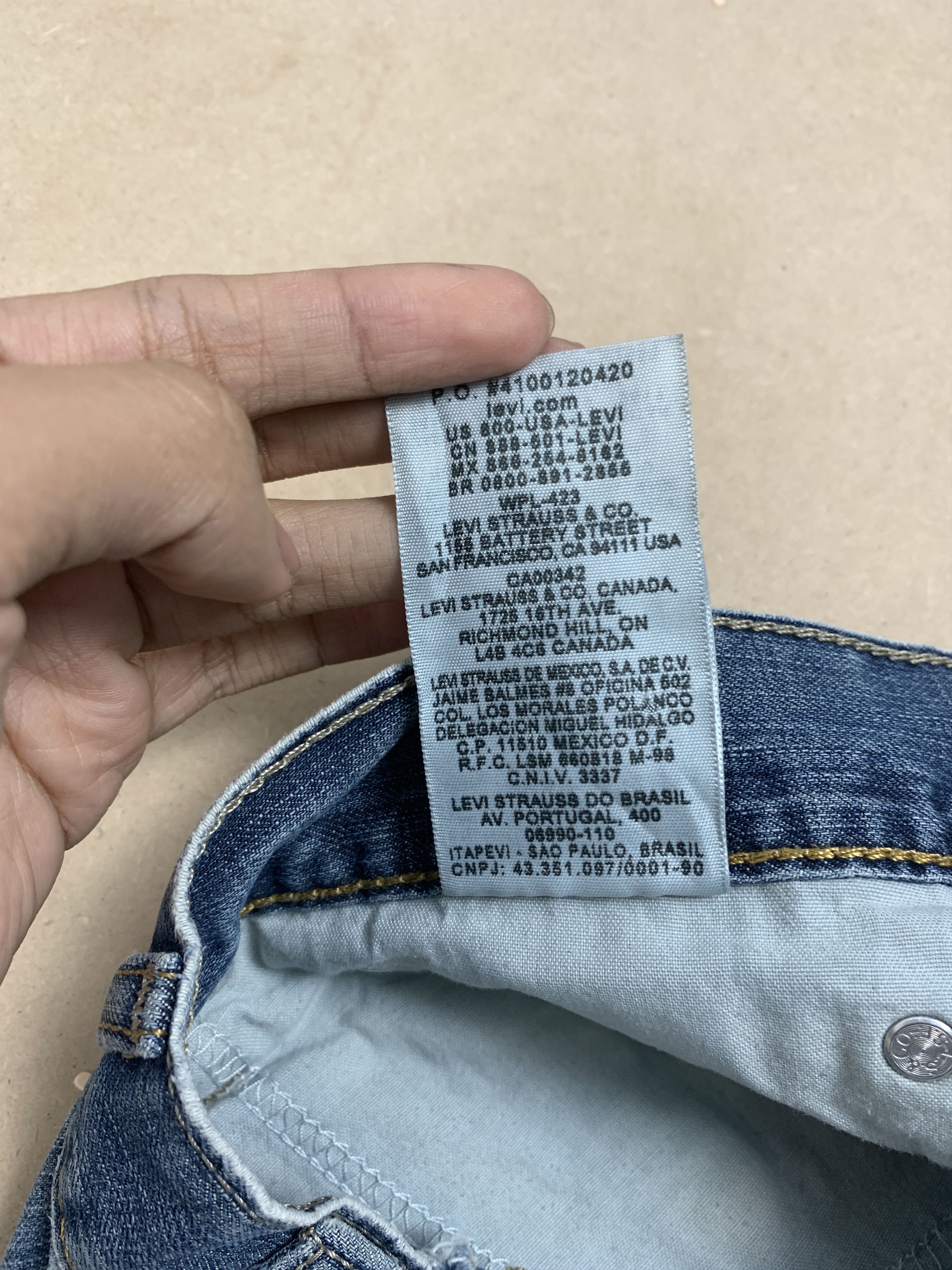 Levi's Vintage LEVI'S 514 Straight Cut Distressed Mid Wash Jeans Size US 32 / EU 48 - 19 Thumbnail
