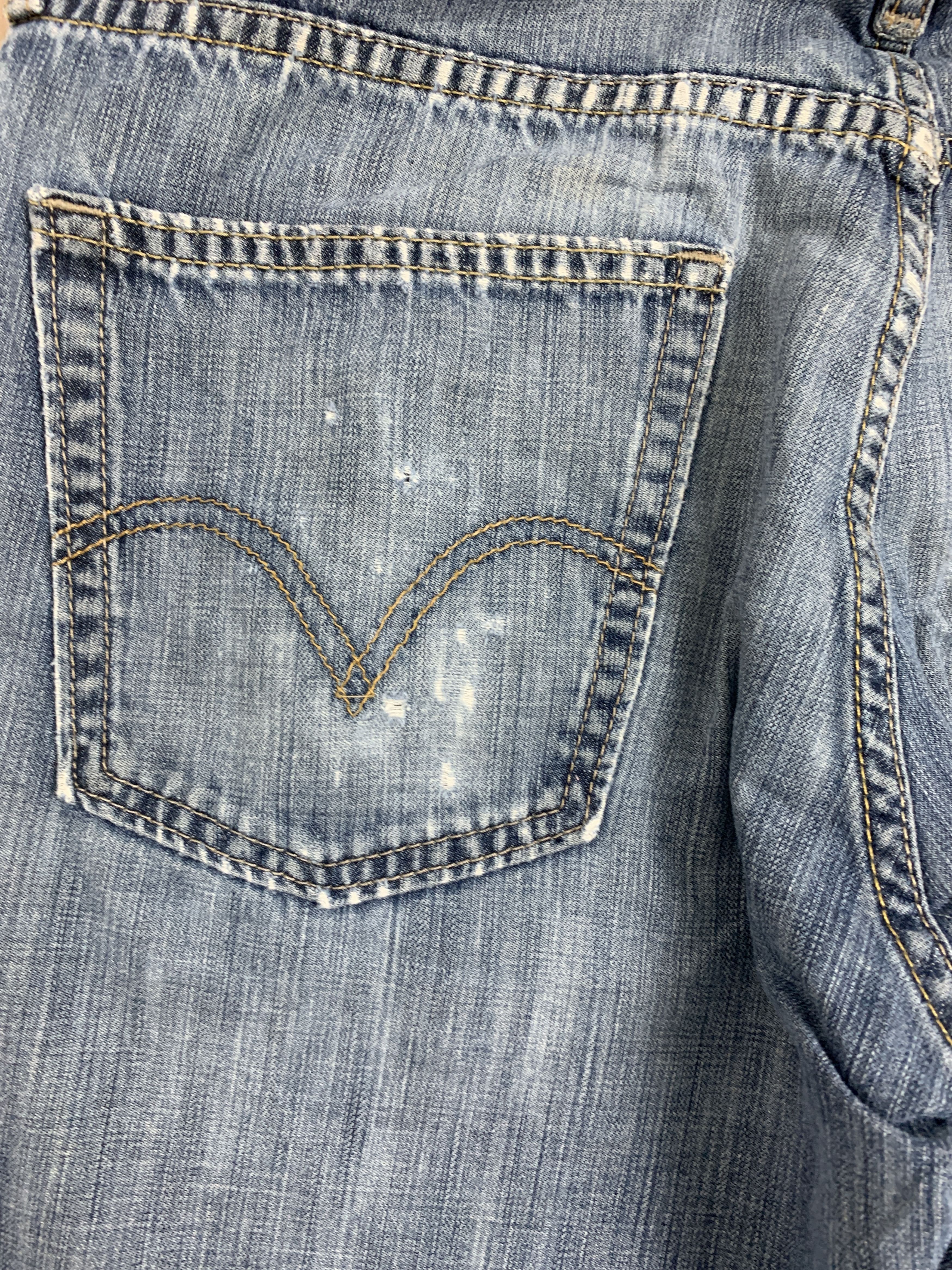 Levi's Vintage LEVI'S 514 Straight Cut Distressed Mid Wash Jeans Size US 32 / EU 48 - 13 Thumbnail