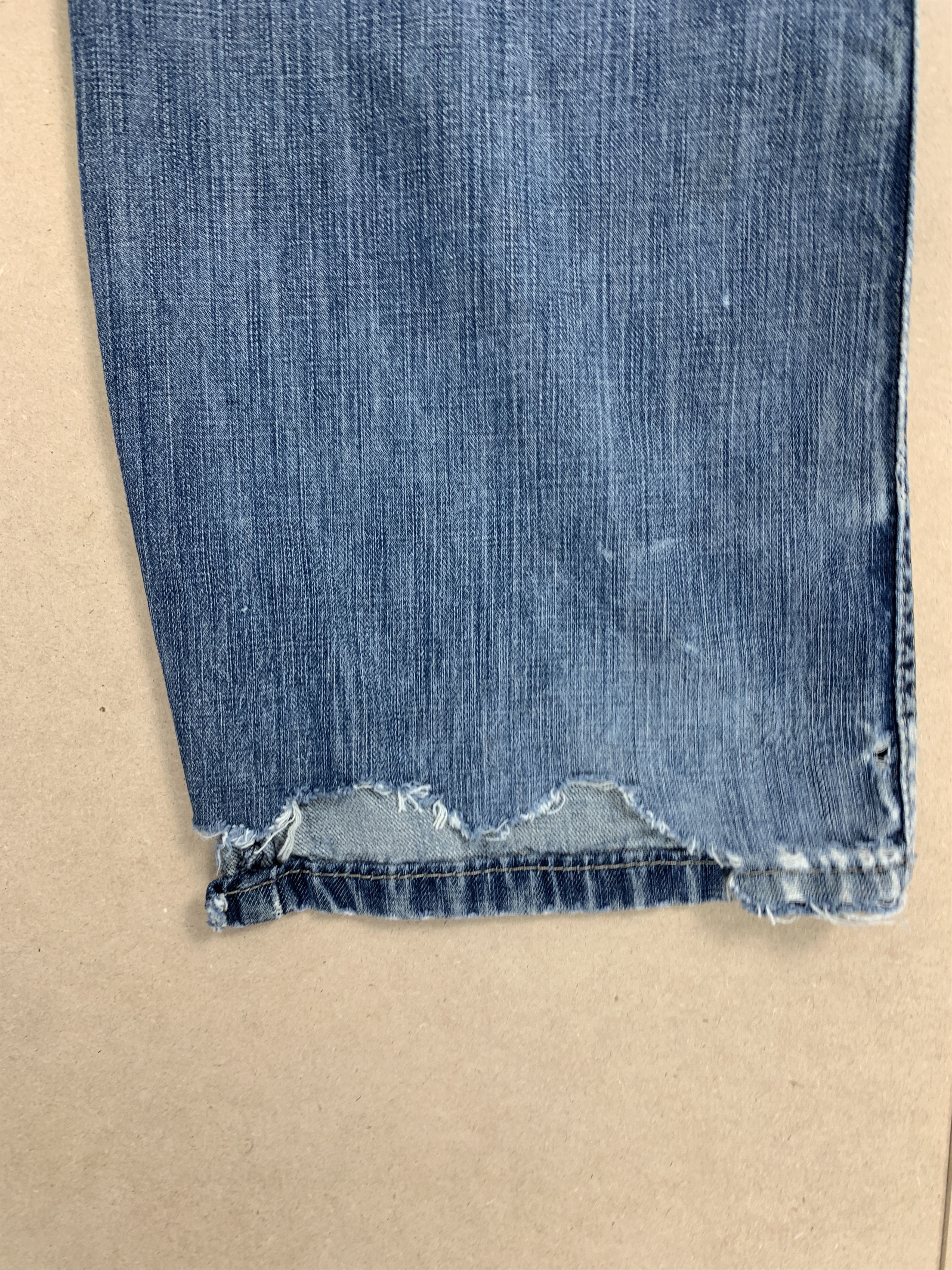 Levi's Vintage LEVI'S 514 Straight Cut Distressed Mid Wash Jeans Size US 32 / EU 48 - 14 Thumbnail