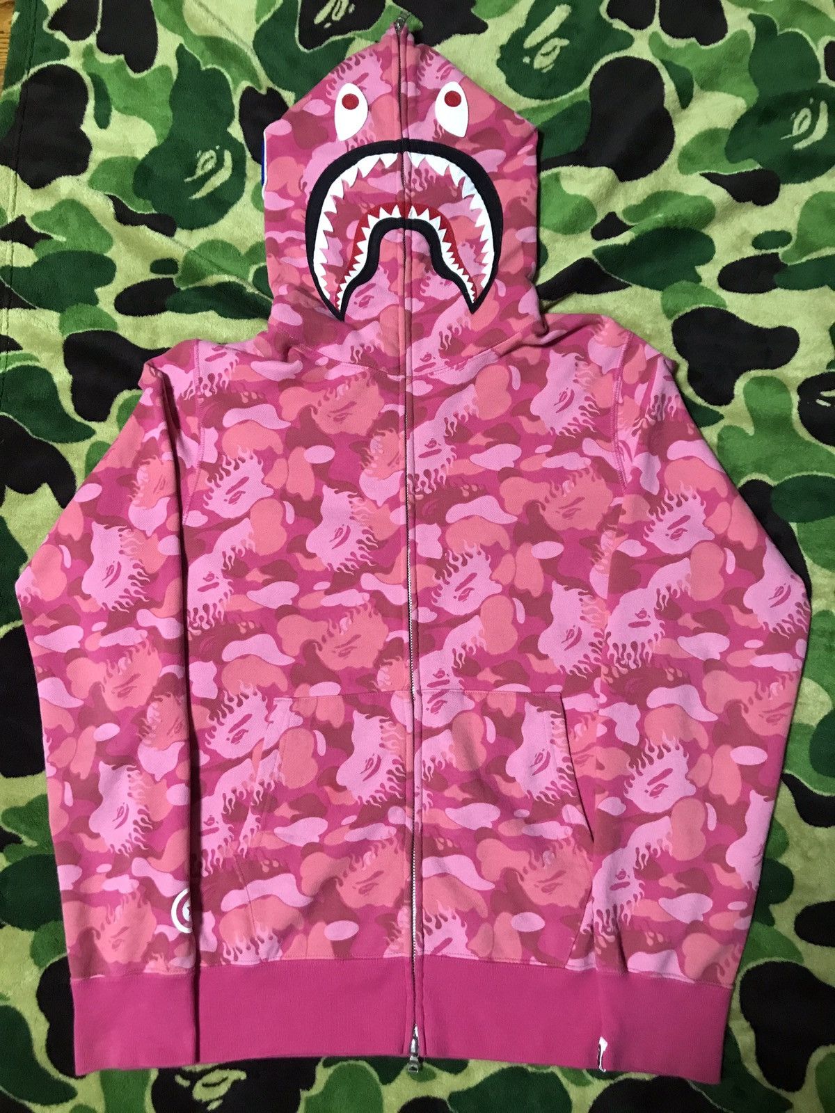 Pink flame bape hoodie sale