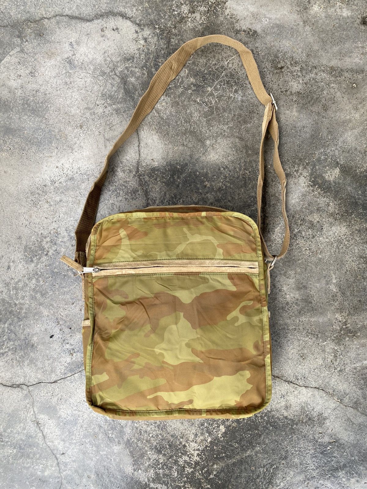 Gap Vintage Gap Duck Camo Crossbody Bag Size ONE SIZE - 1 Thumbnail