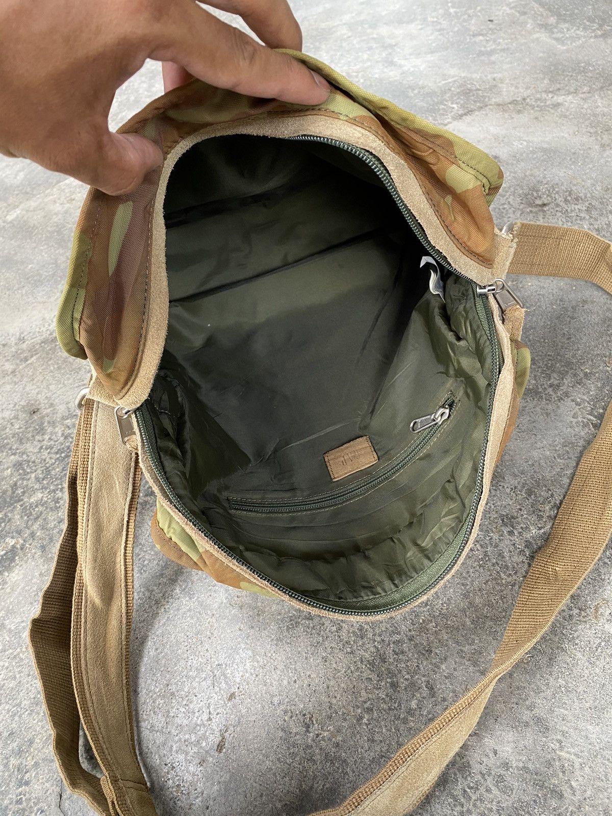 Gap Vintage Gap Duck Camo Crossbody Bag Size ONE SIZE - 3 Thumbnail