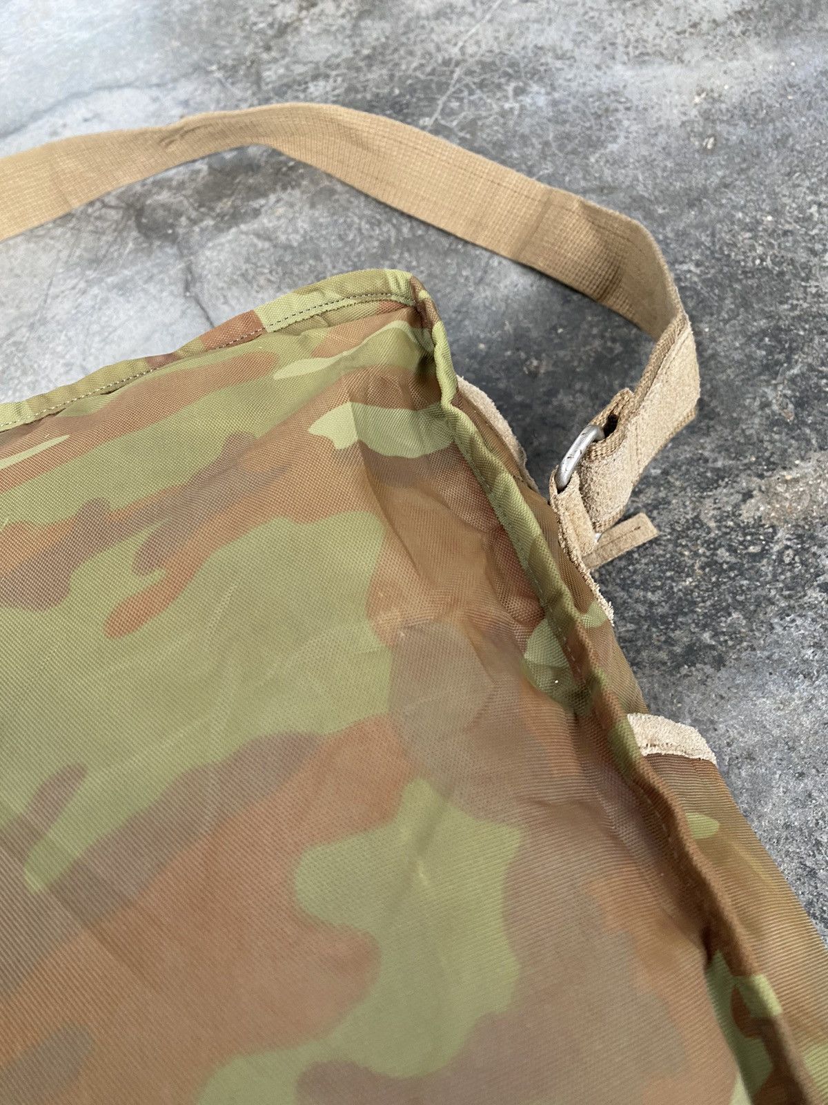 Gap Vintage Gap Duck Camo Crossbody Bag Size ONE SIZE - 12 Thumbnail