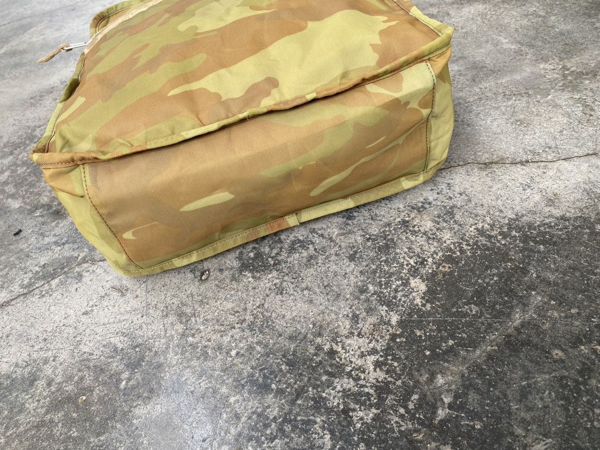 Gap Vintage Gap Duck Camo Crossbody Bag Size ONE SIZE - 8 Thumbnail