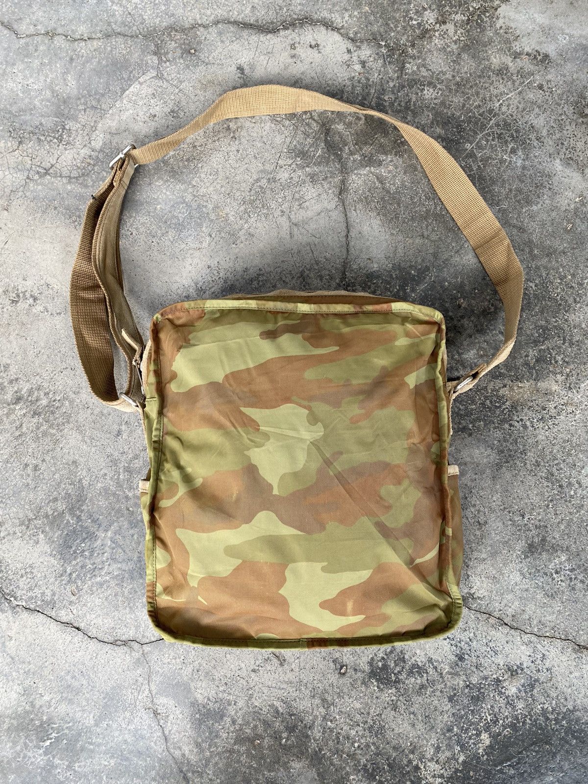 Gap Vintage Gap Duck Camo Crossbody Bag Size ONE SIZE - 2 Thumbnail