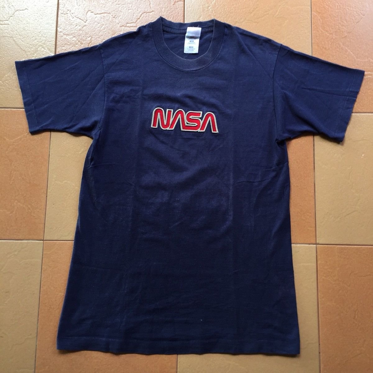 Fruit Of The Loom Vintage NASA Embroidery shirt Big Logo Navy Space Astronaut Size US M / EU 48-50 / 2 - 1 Thumbnail